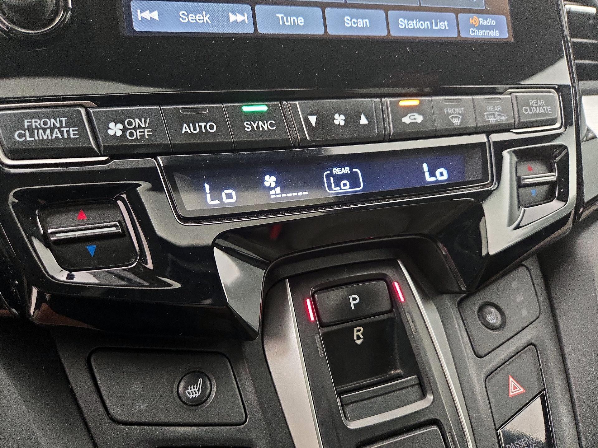 Thumbnail: 2018 Honda Odyssey - 17