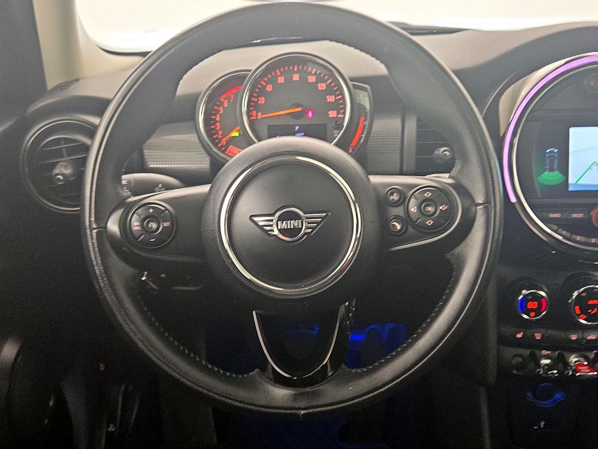 Thumbnail: 2020 MINI Cooper Hardtop - 10