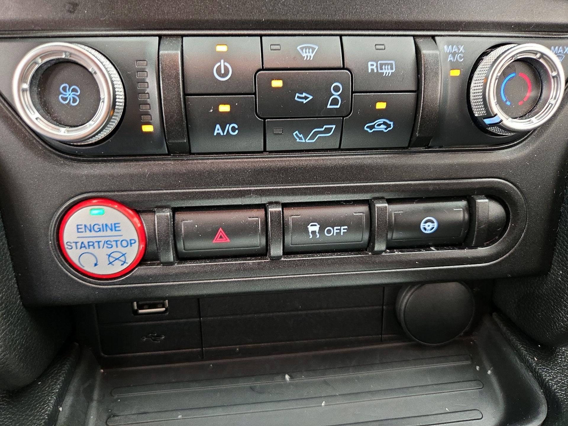 Thumbnail: 2015 Ford Mustang - 16