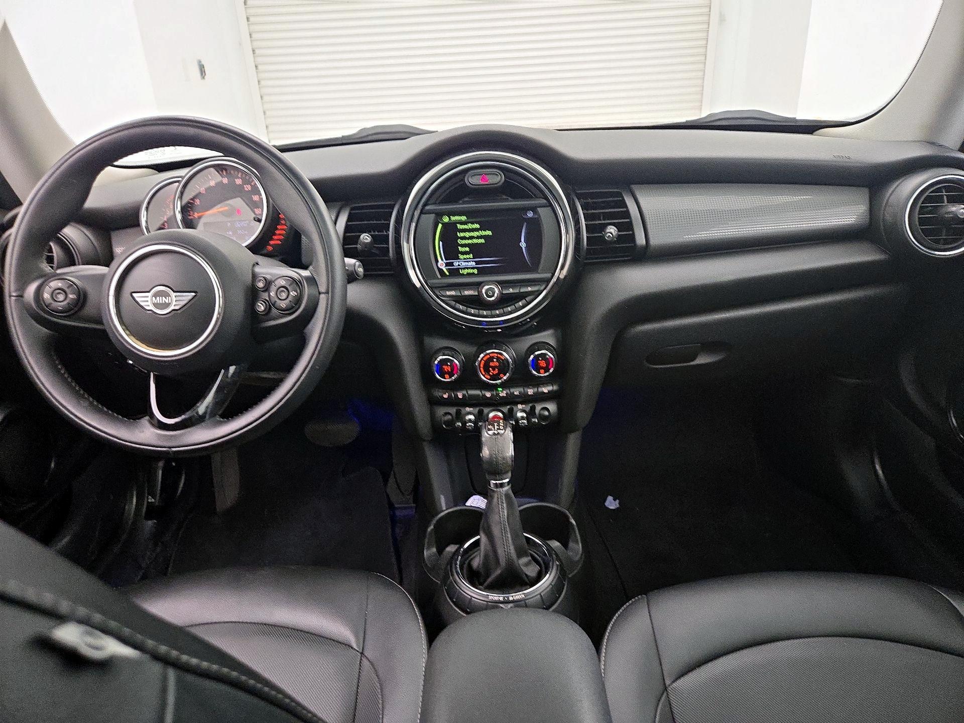 Thumbnail: 2015 MINI Cooper Hardtop - 9