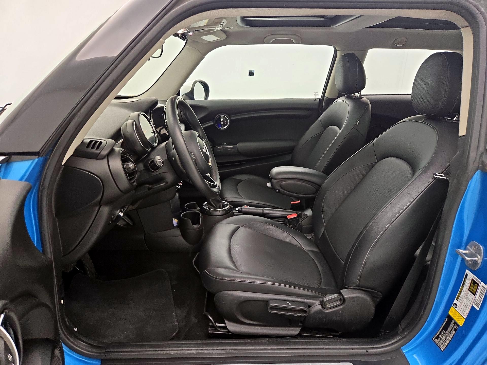 Thumbnail: 2015 MINI Cooper Hardtop - 11