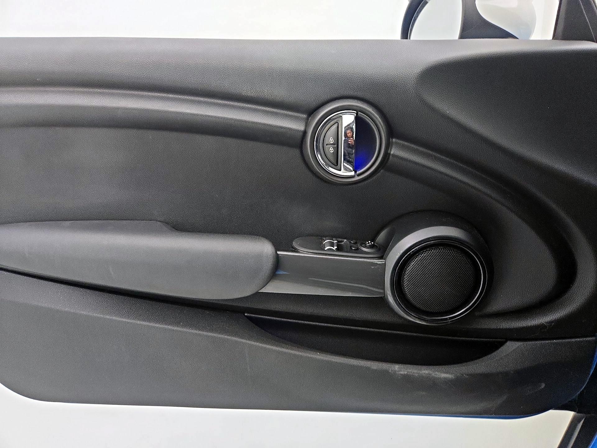 Thumbnail: 2015 MINI Cooper Hardtop - 12