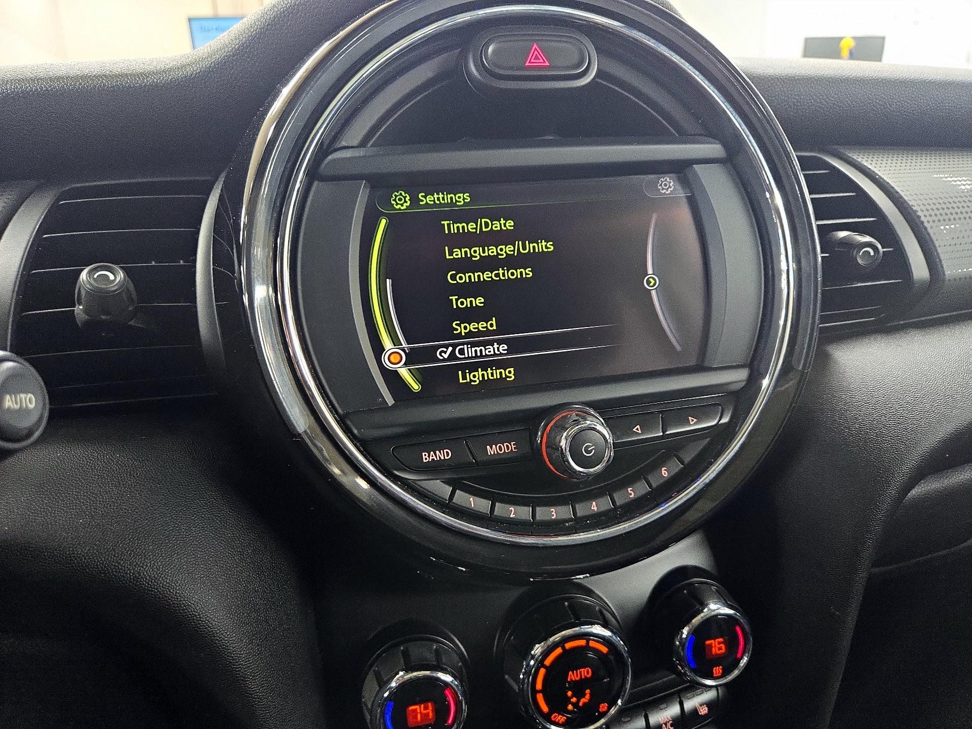 Thumbnail: 2015 MINI Cooper Hardtop - 14