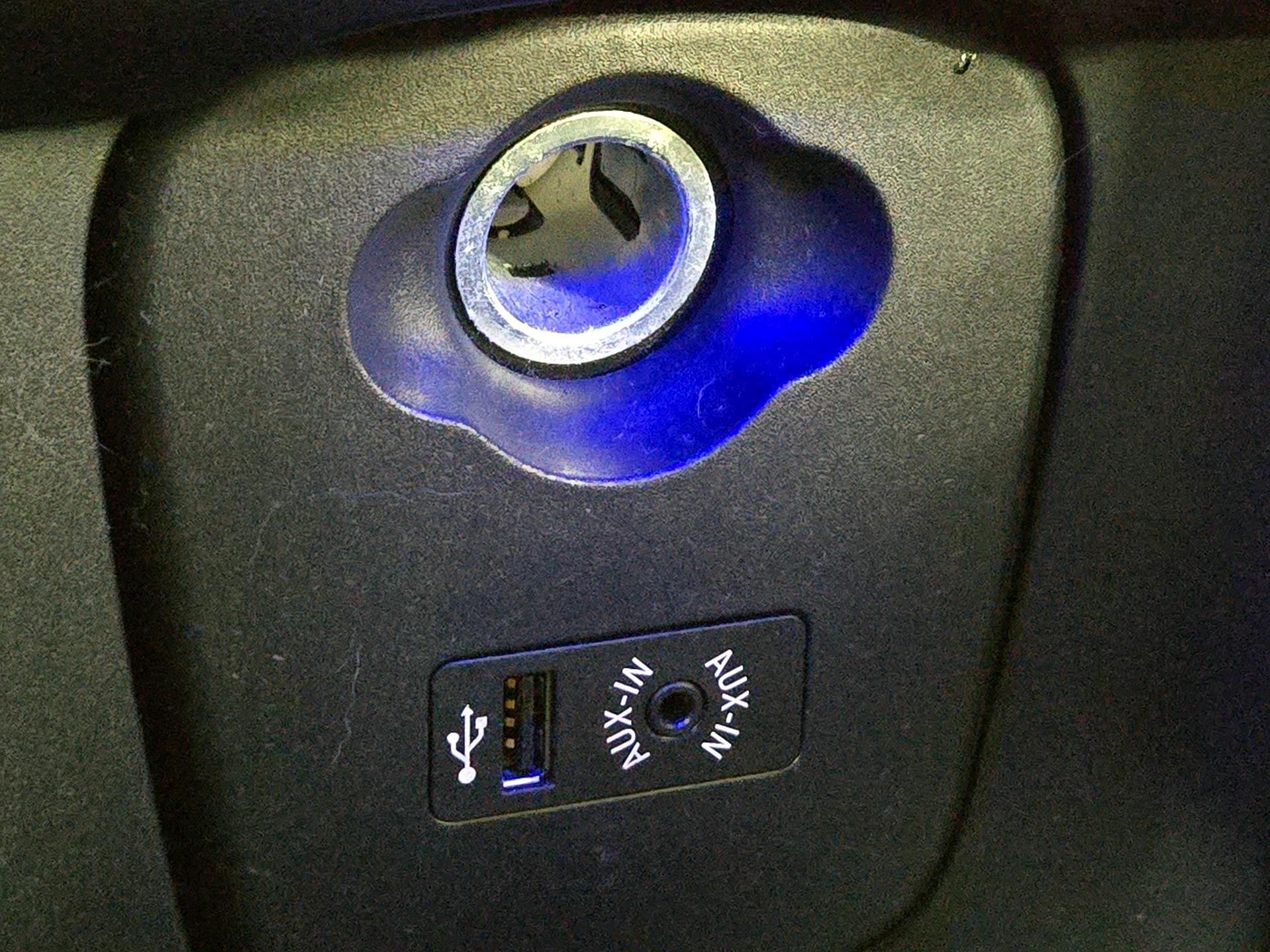 Thumbnail: 2015 MINI Cooper Hardtop - 17