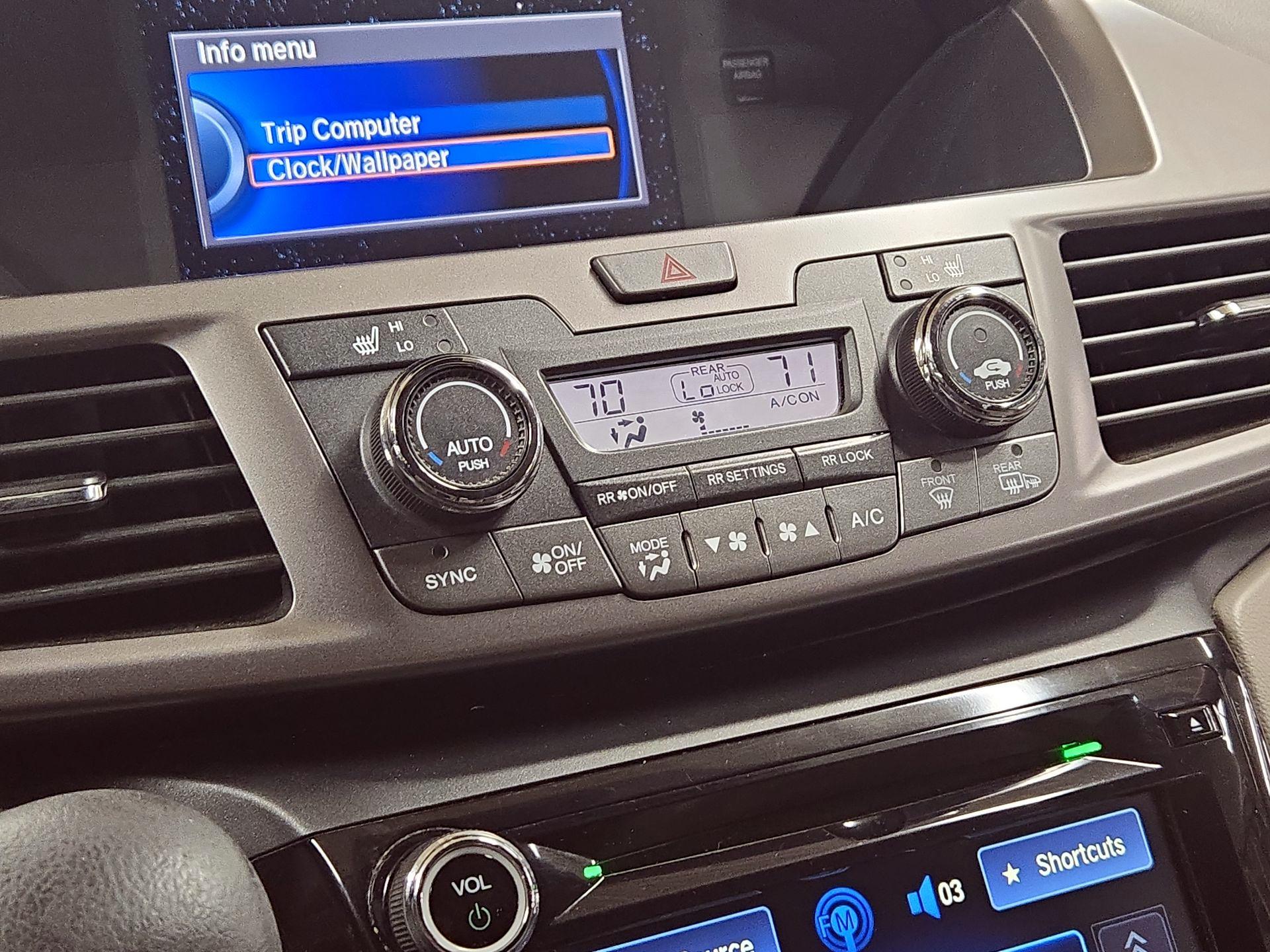 Thumbnail: 2015 Honda Odyssey - 16