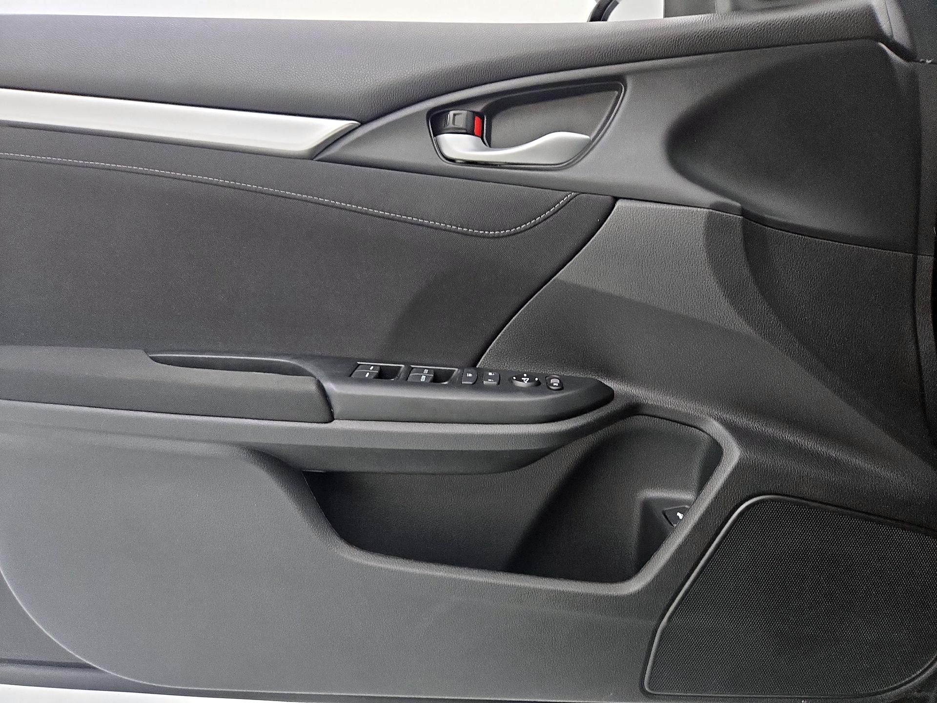 Thumbnail: 2016 Honda Civic - 12