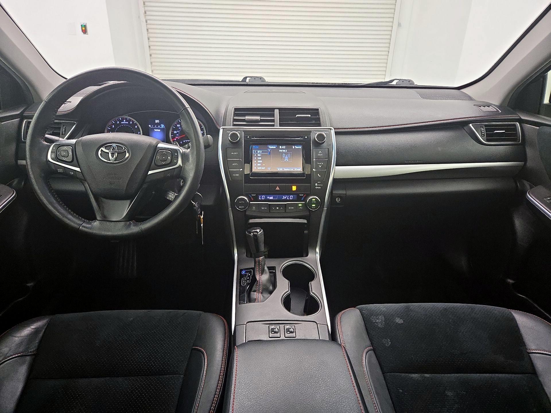 Thumbnail: 2015 Toyota Camry - 9