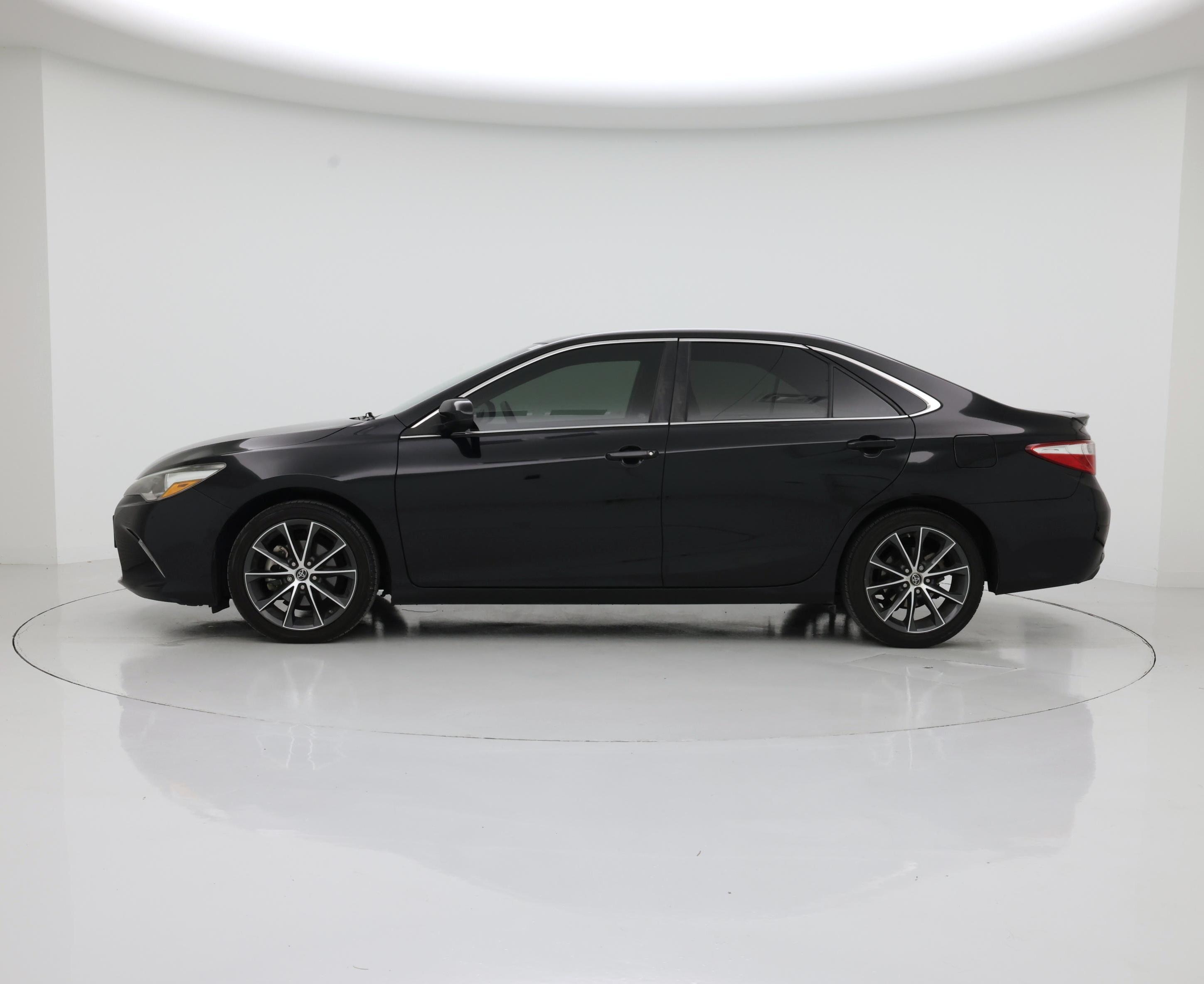 Thumbnail: 2015 Toyota Camry - 3