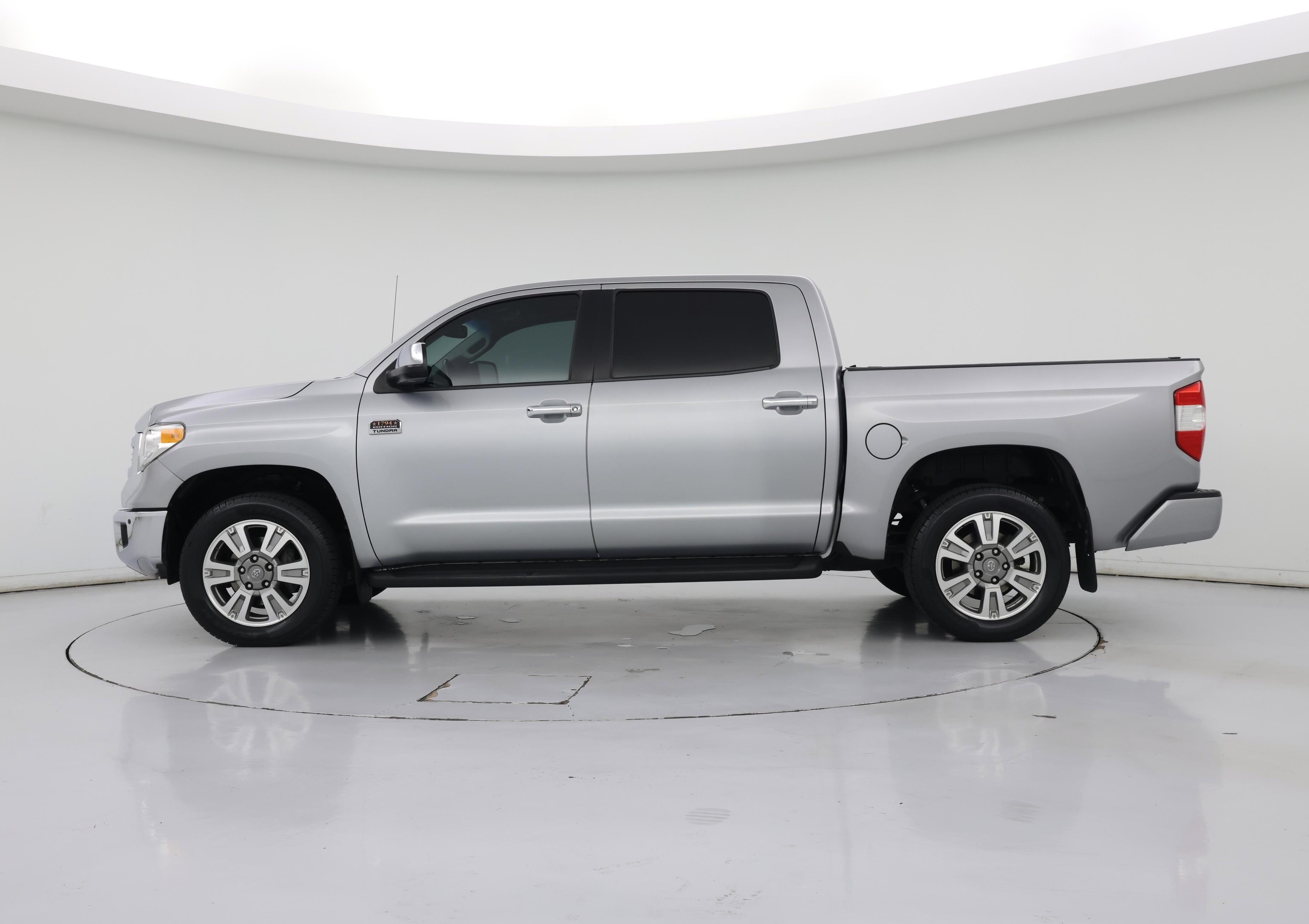 Thumbnail: 2016 Toyota Tundra - 3