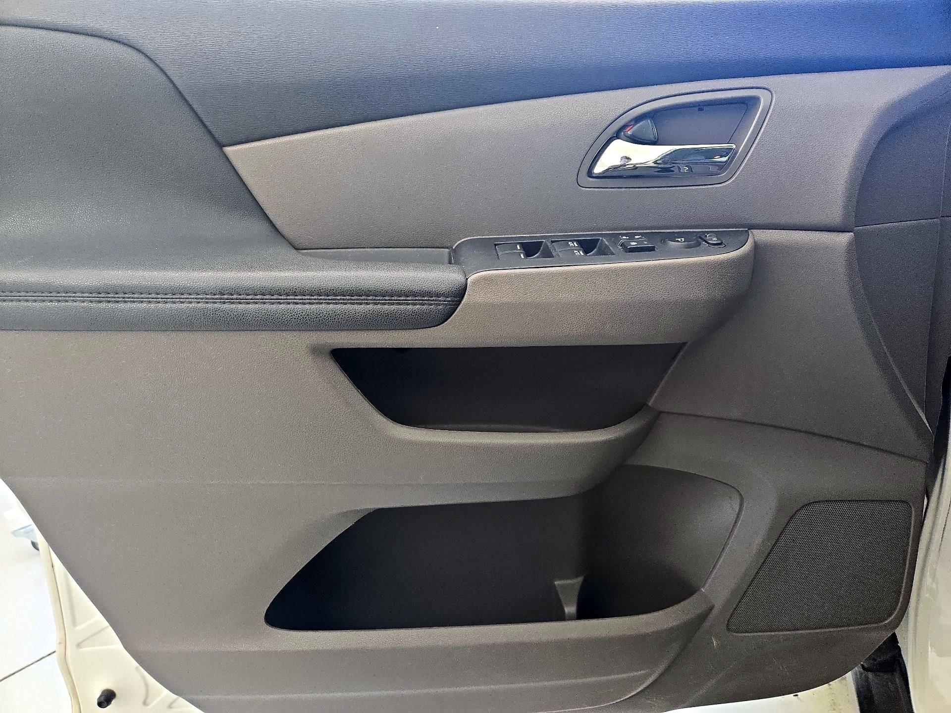 Thumbnail: 2016 Honda Odyssey - 12