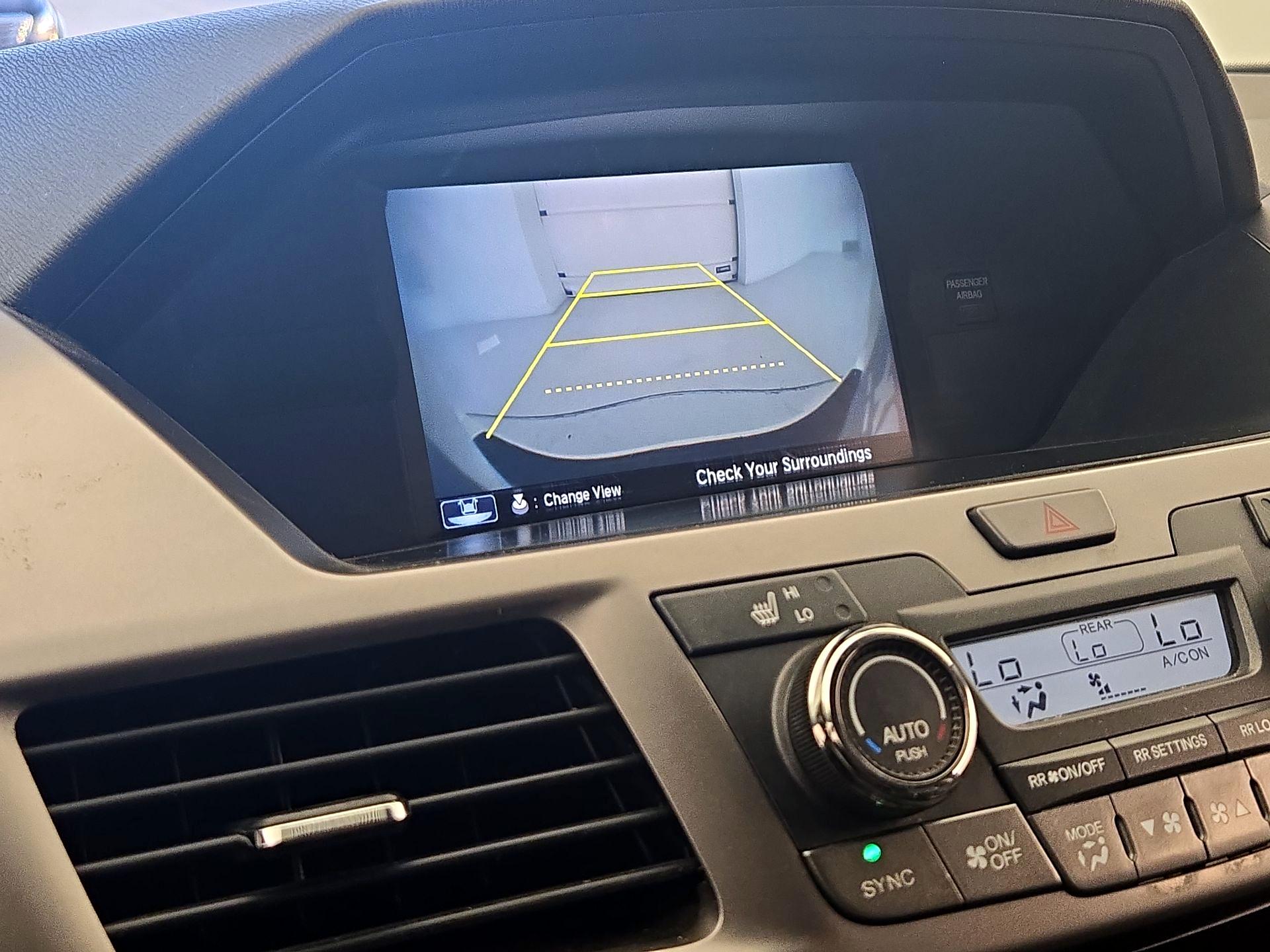 Thumbnail: 2016 Honda Odyssey - 14