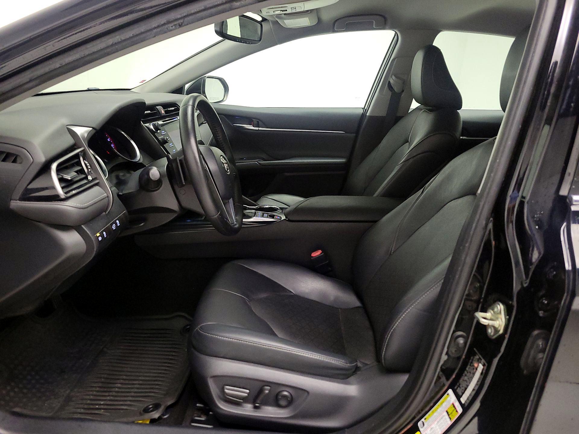 Thumbnail: 2019 Toyota Camry - 11