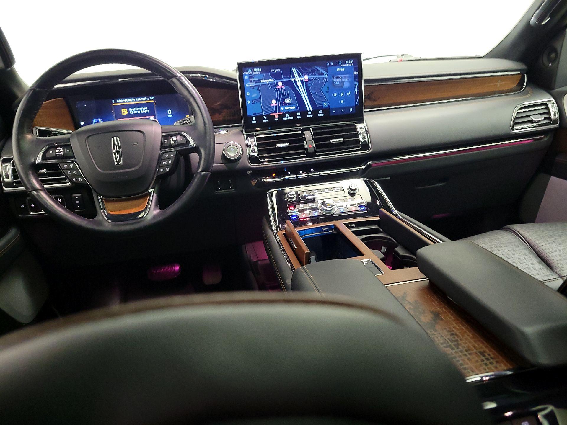 Thumbnail: 2023 Lincoln Navigator - 9
