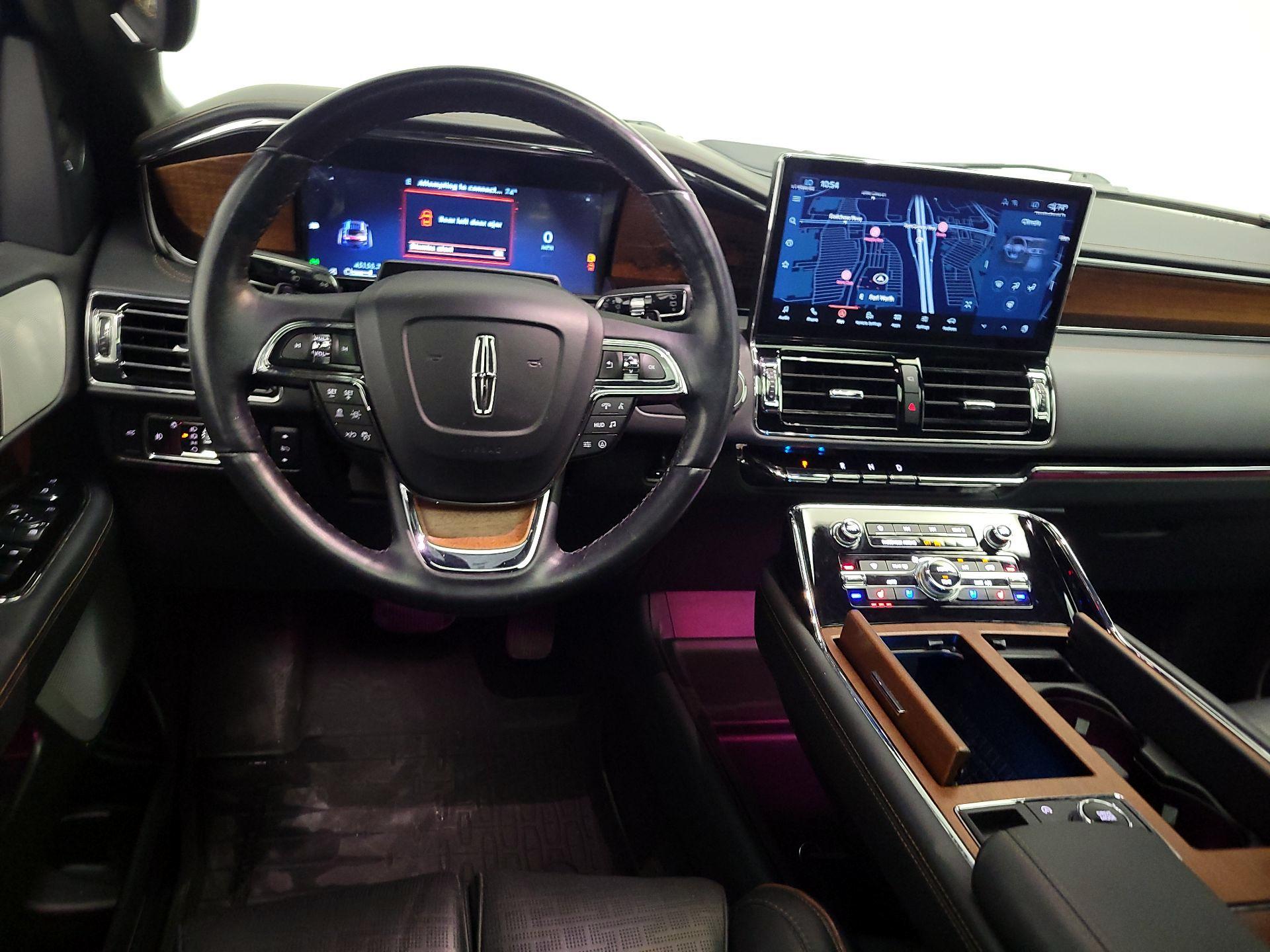 Thumbnail: 2023 Lincoln Navigator - 10