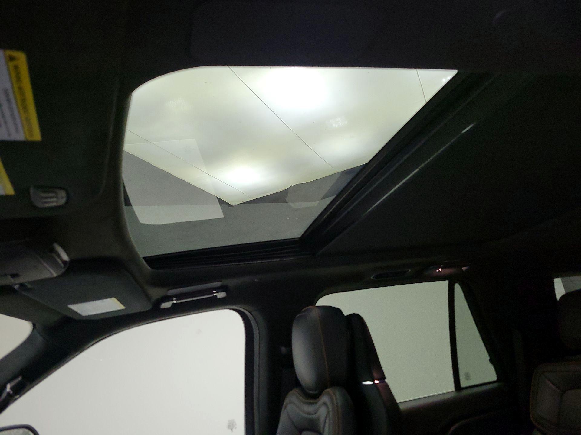 Thumbnail: 2023 Lincoln Navigator - 20
