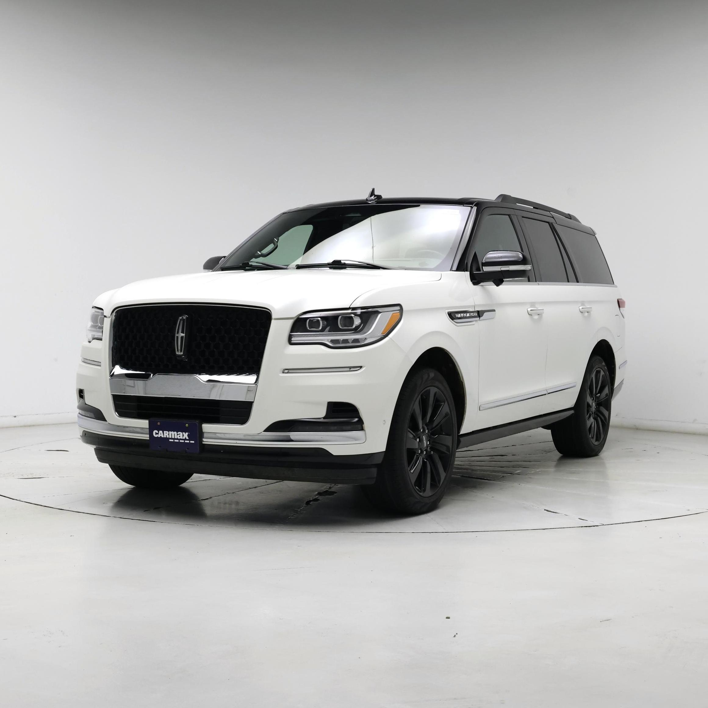 Thumbnail: 2023 Lincoln Navigator - 4