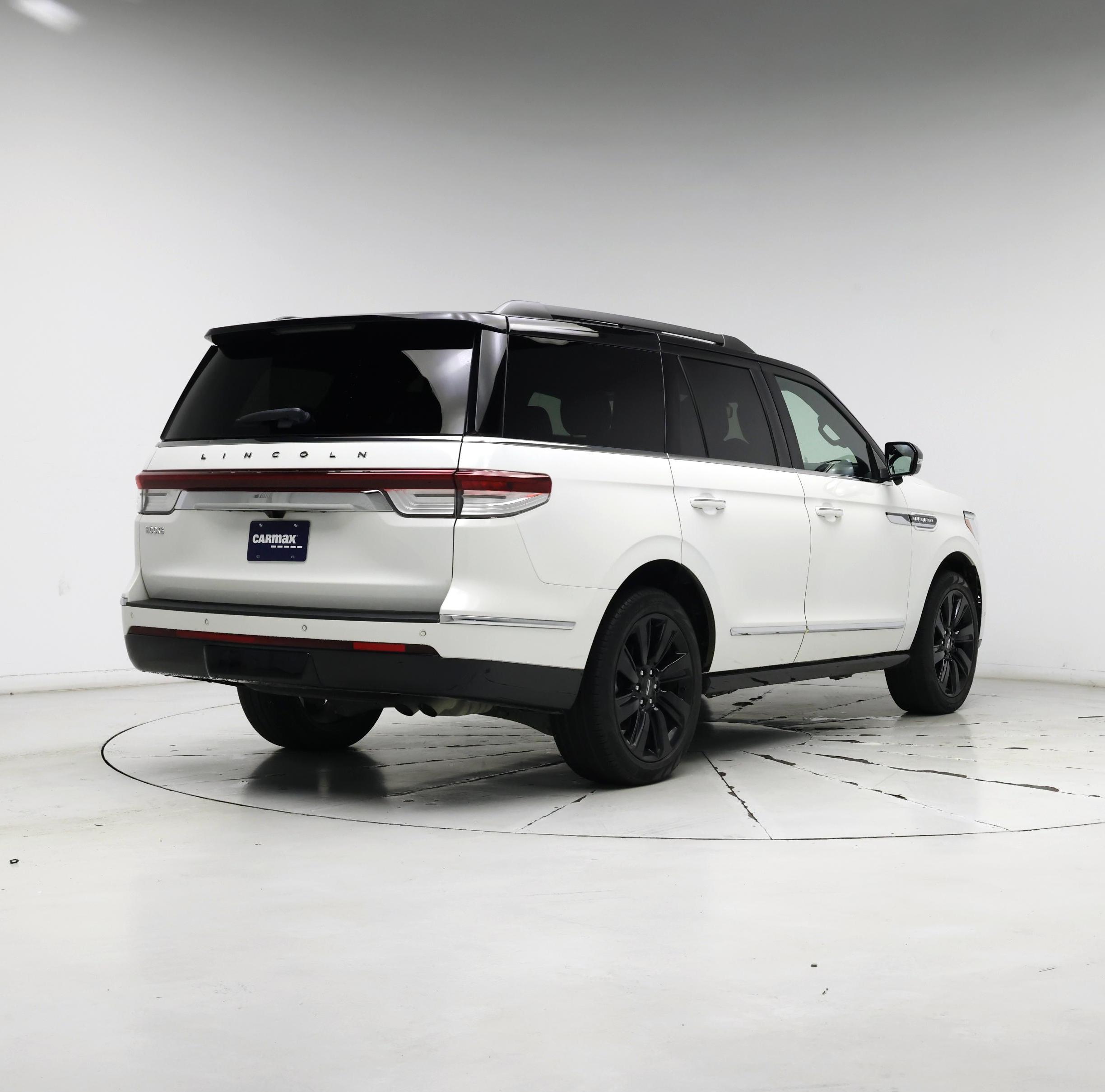 Thumbnail: 2023 Lincoln Navigator - 8