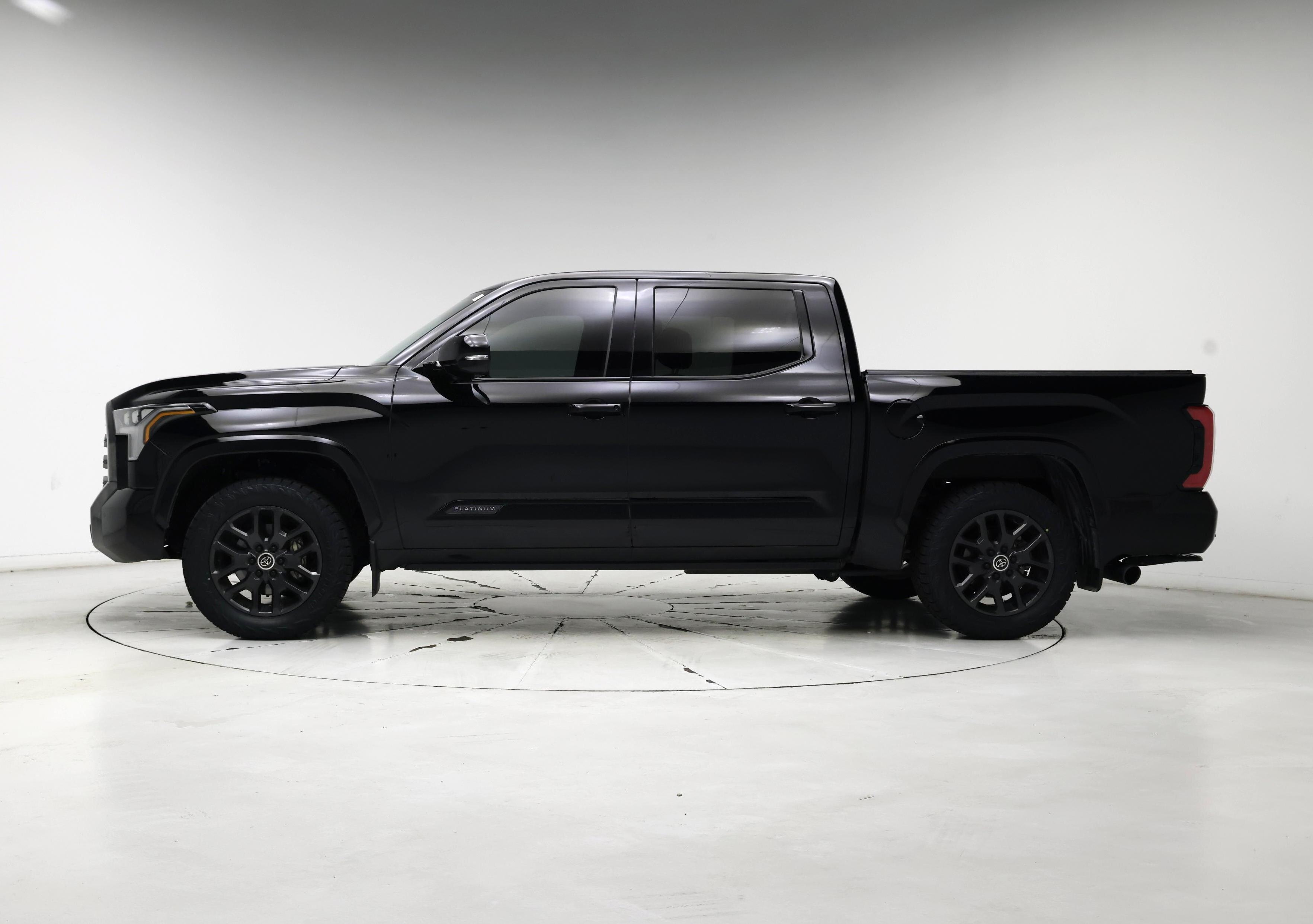 Thumbnail: 2024 Toyota Tundra - 3