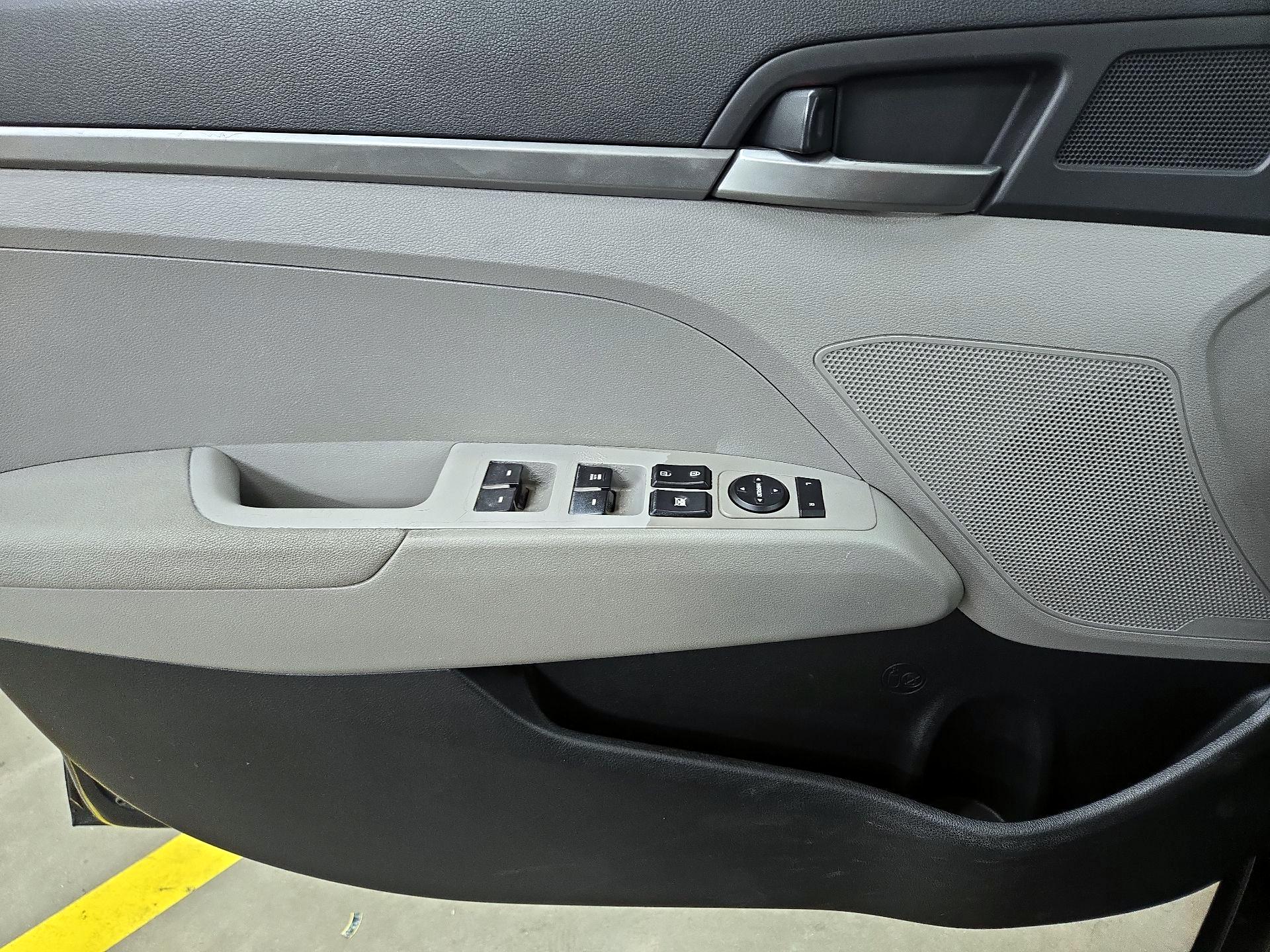 Thumbnail: 2017 Hyundai Elantra - 12