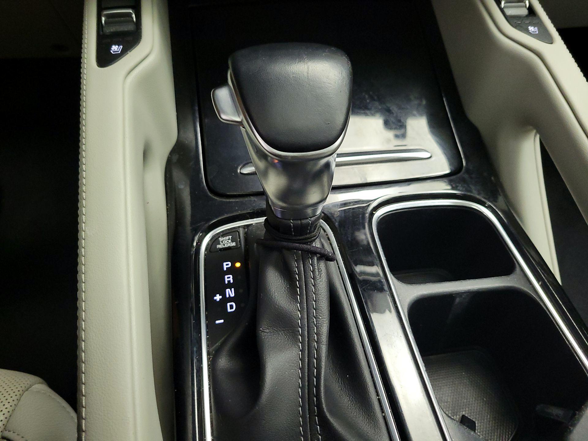 Thumbnail: 2022 Kia Telluride - 18