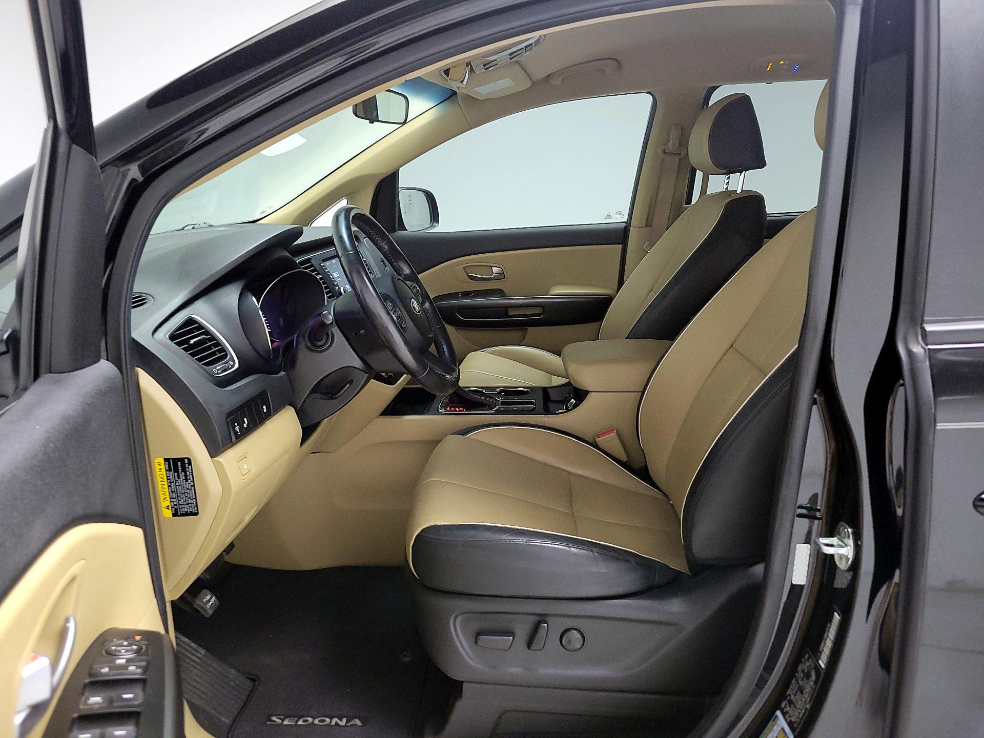 Thumbnail: 2021 Kia Sedona - 11