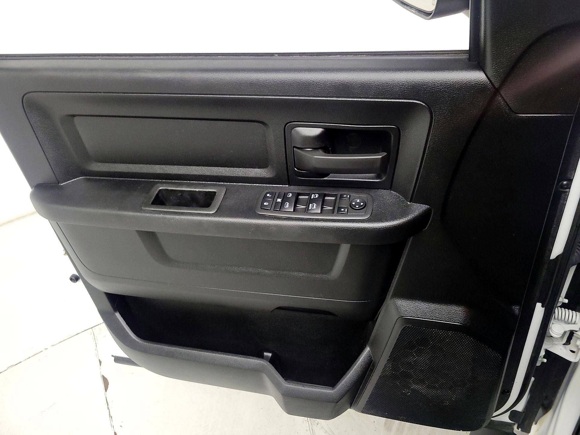 Thumbnail: 2022 RAM 1500 Classic - 12