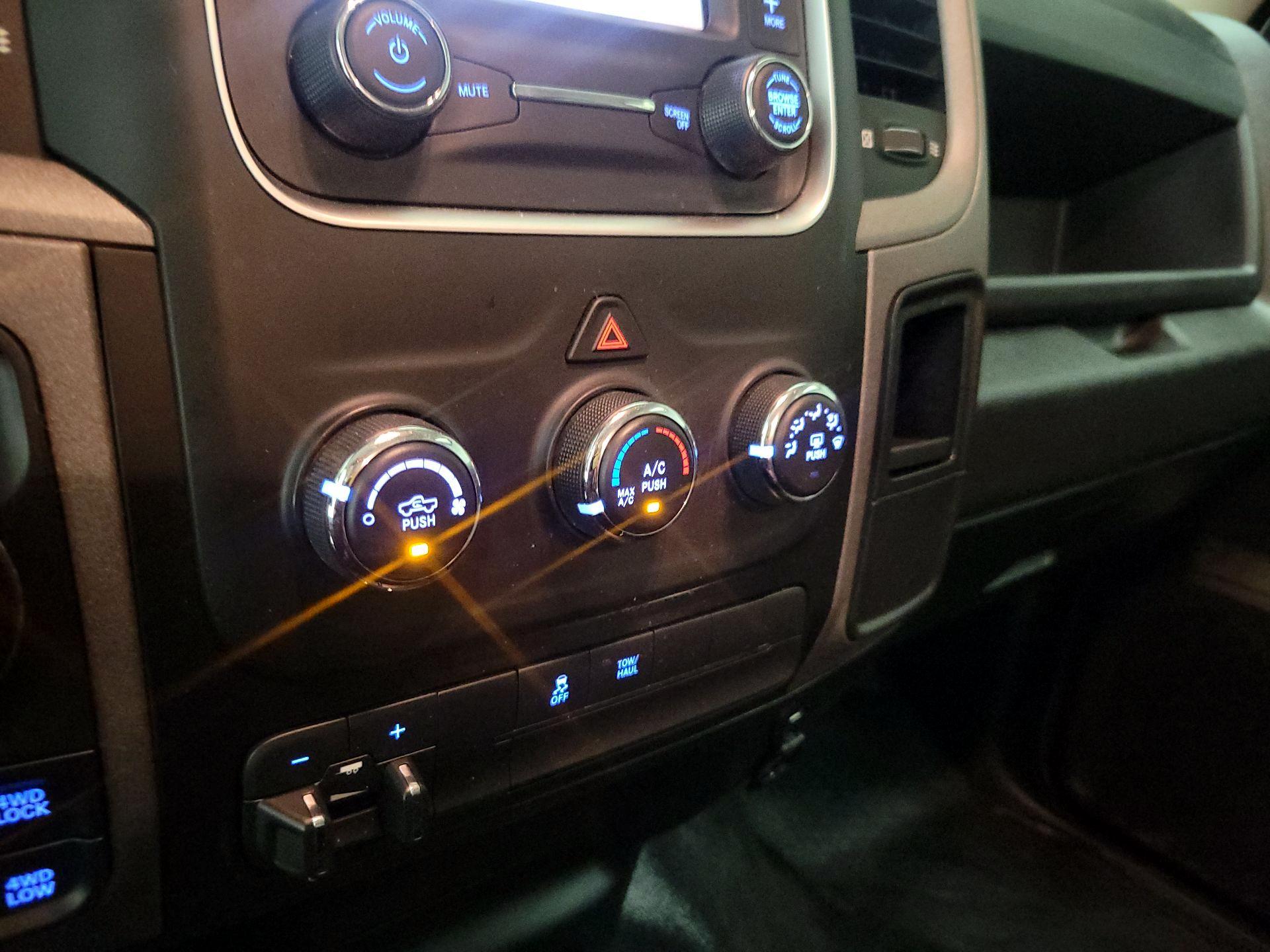 Thumbnail: 2022 RAM 1500 Classic - 16
