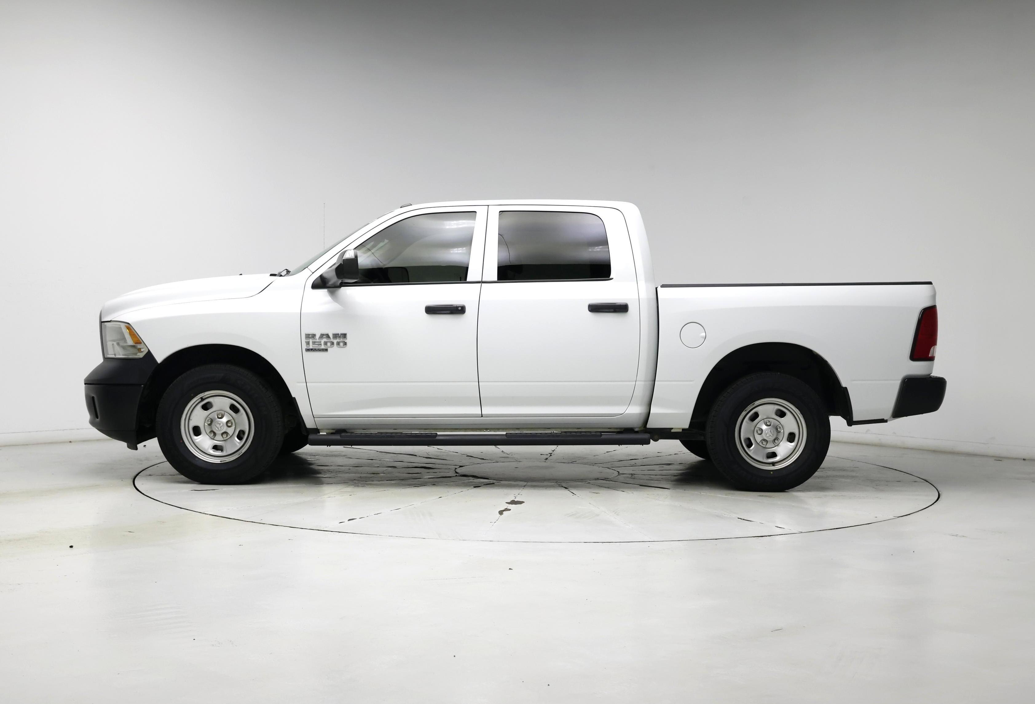 Thumbnail: 2022 RAM 1500 Classic - 3