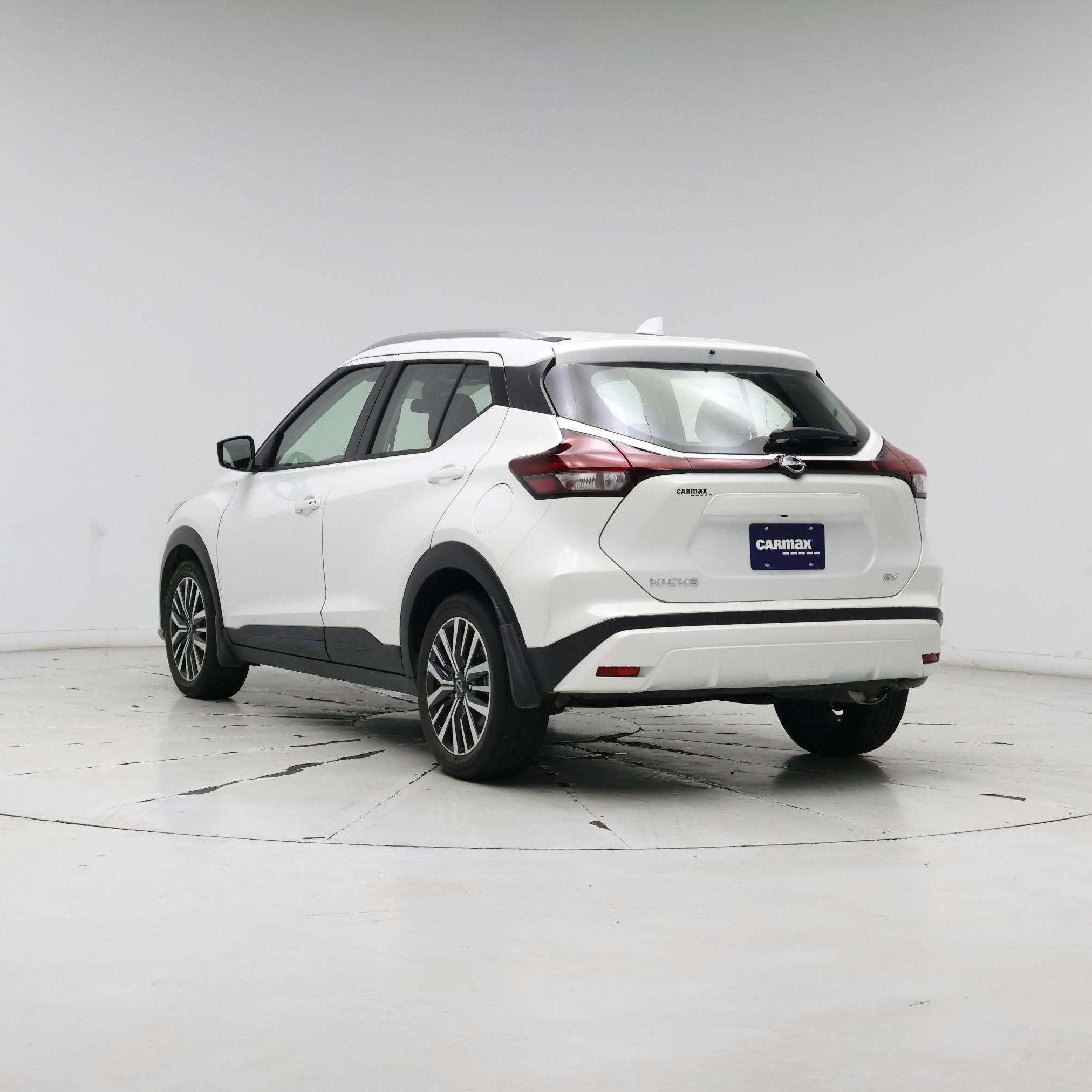 Thumbnail: 2023 Nissan Kicks - 2