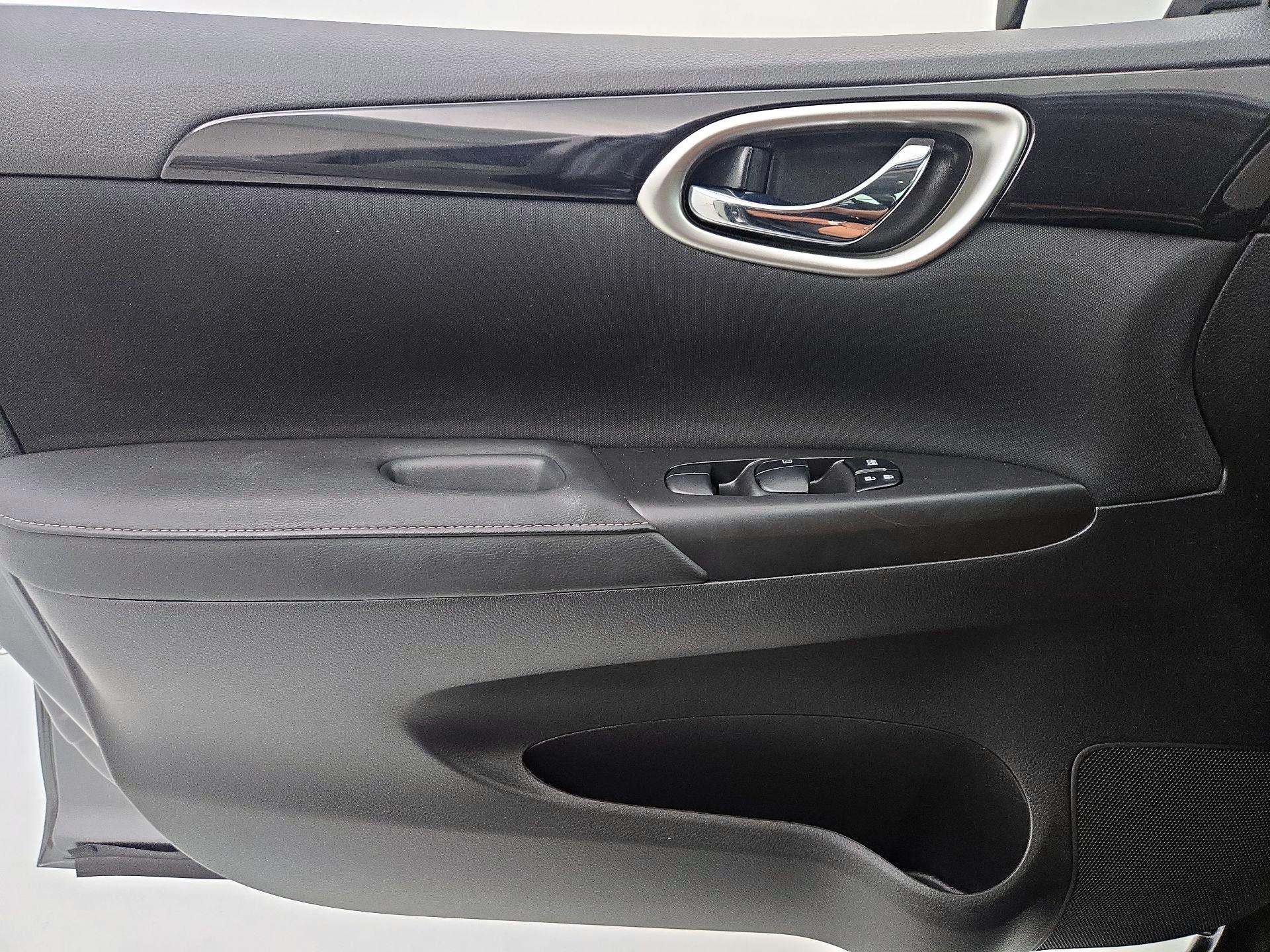 Thumbnail: 2019 Nissan Sentra - 12