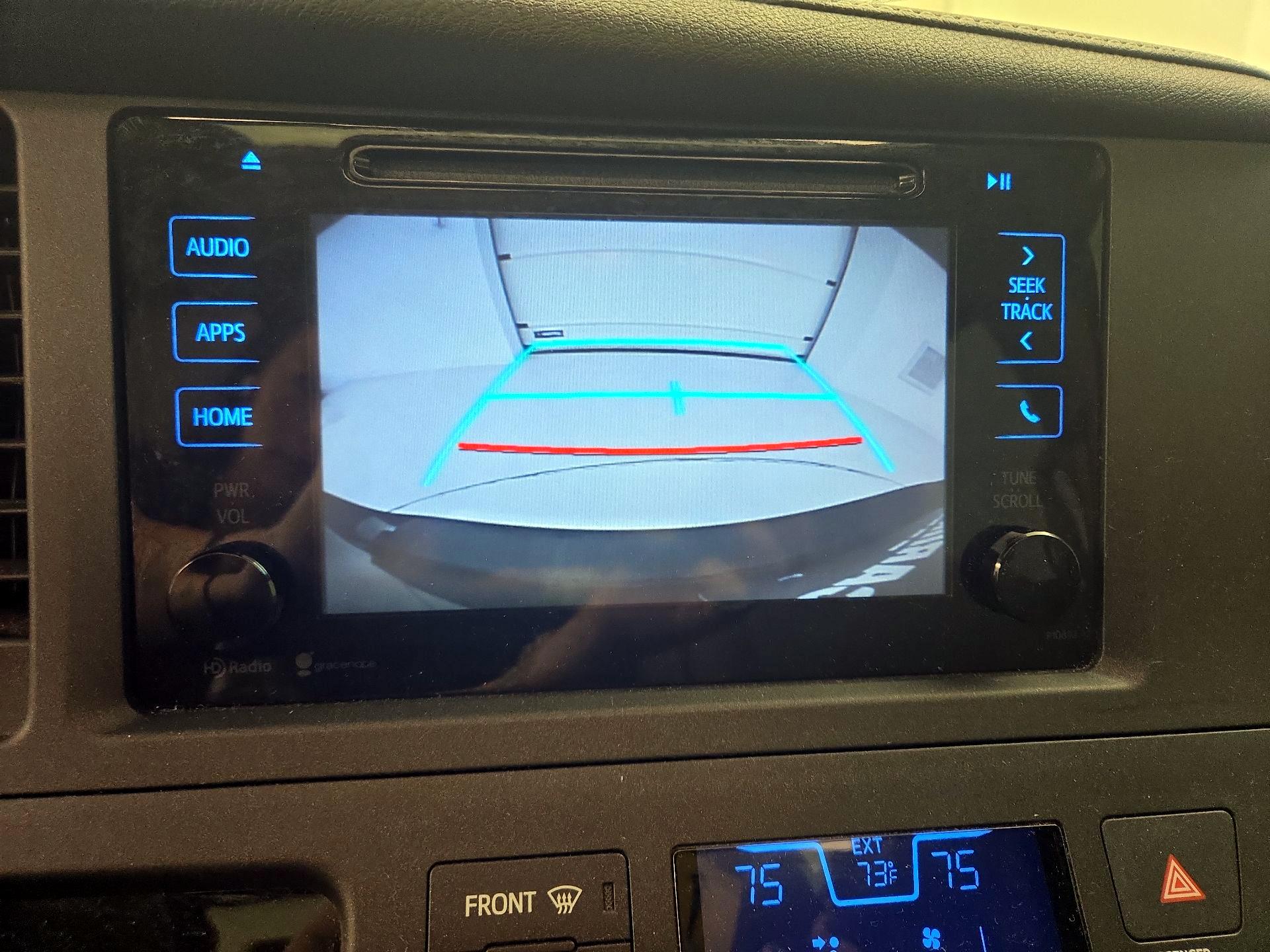 Thumbnail: 2015 Toyota Sienna - 14