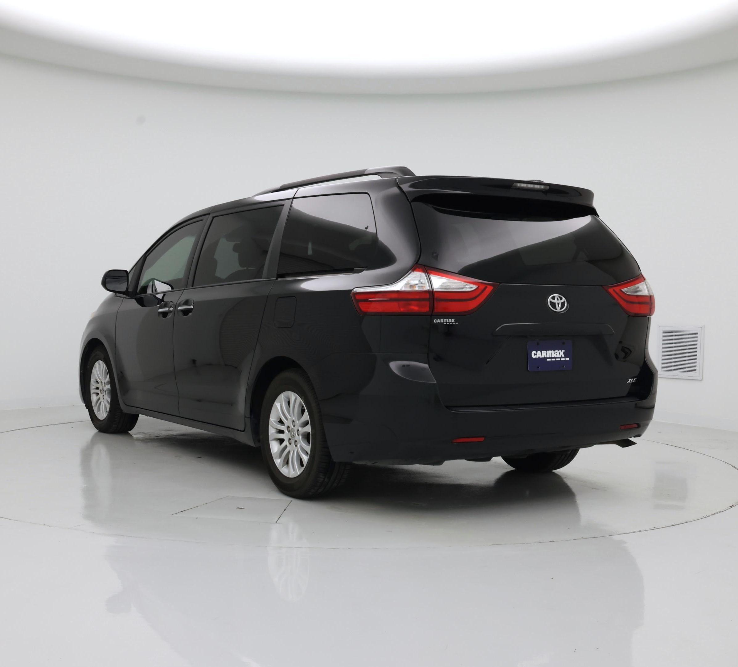 Thumbnail: 2015 Toyota Sienna - 2