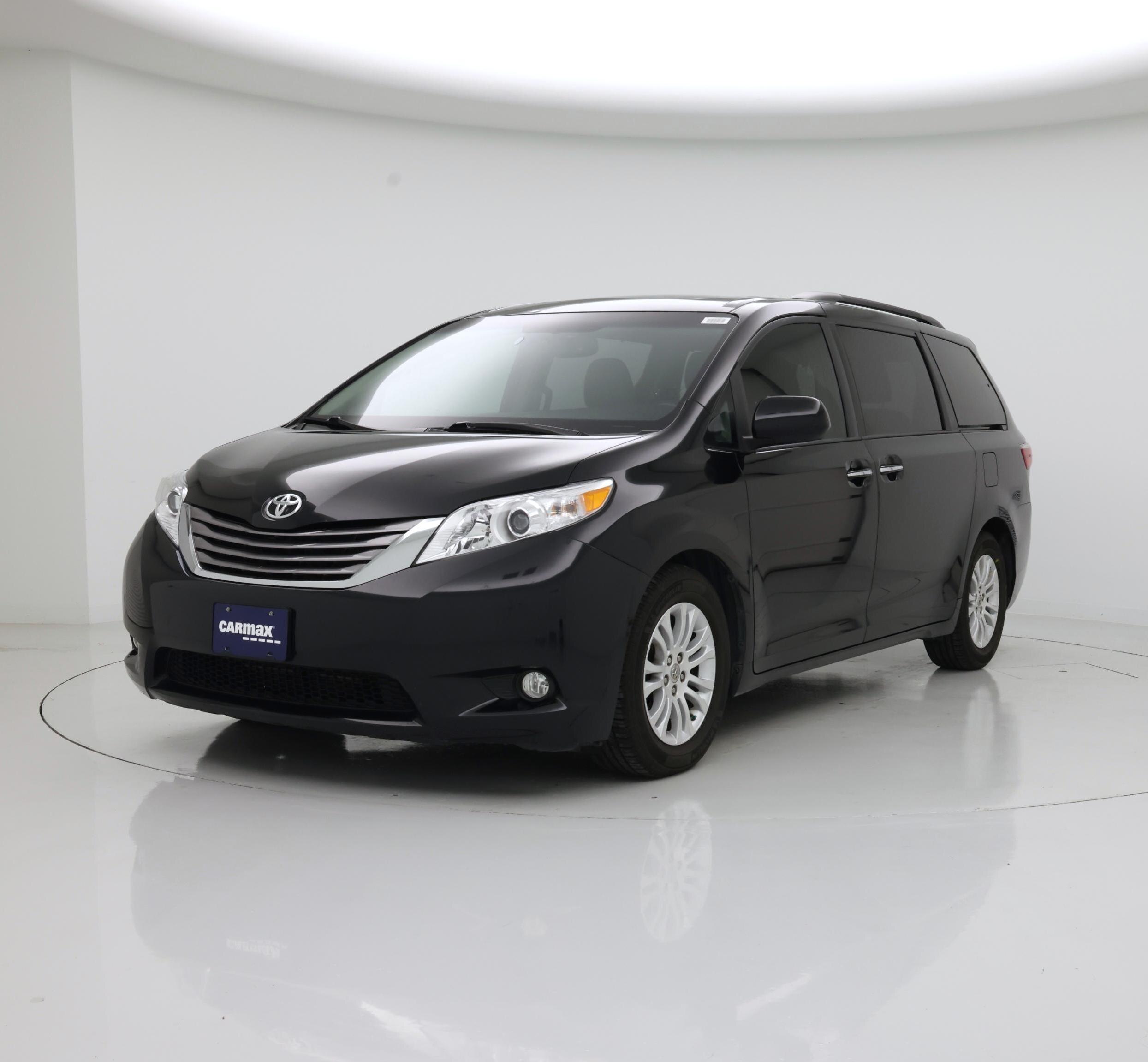 Thumbnail: 2015 Toyota Sienna - 4