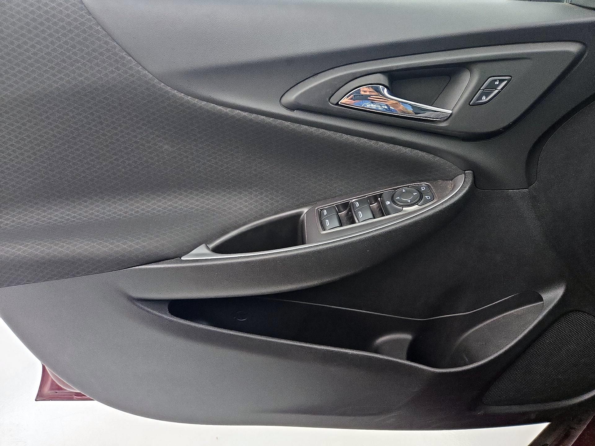 Thumbnail: 2016 Chevrolet Malibu - 12