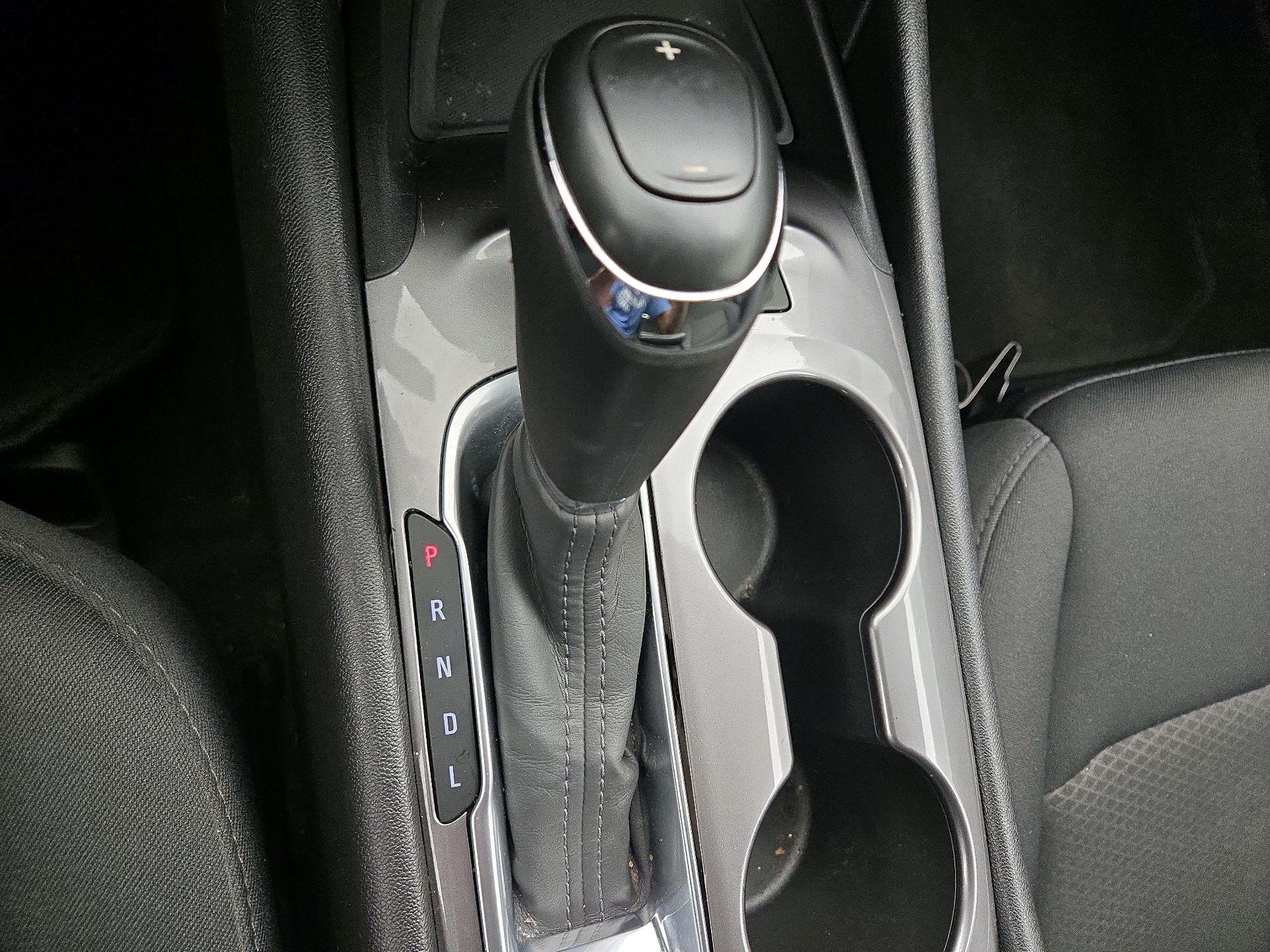 Thumbnail: 2016 Chevrolet Malibu - 17