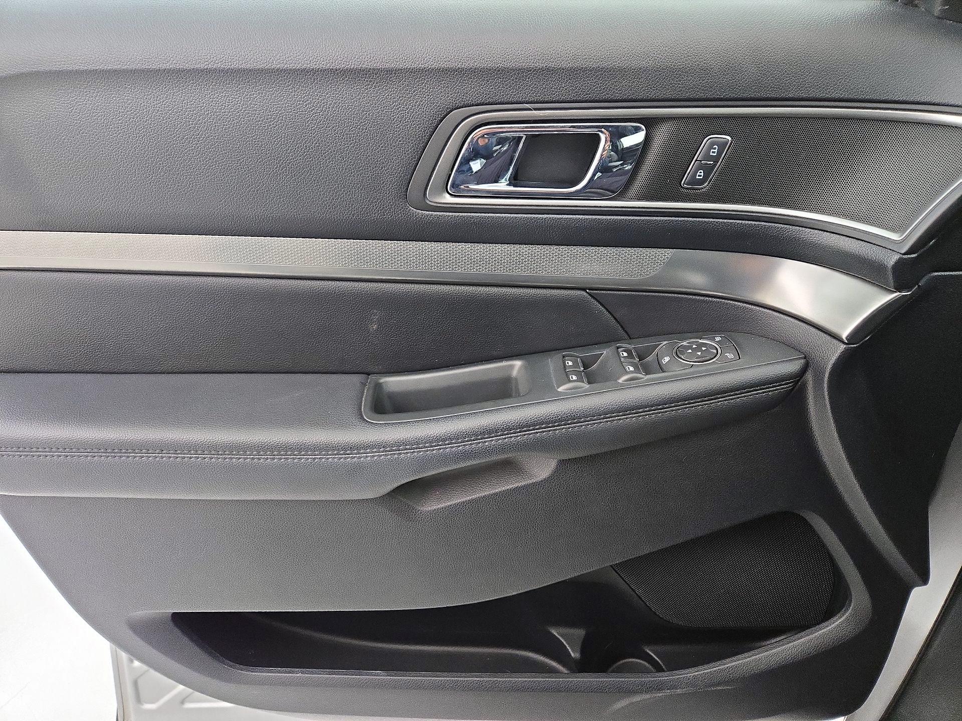 Thumbnail: 2019 Ford Explorer - 12