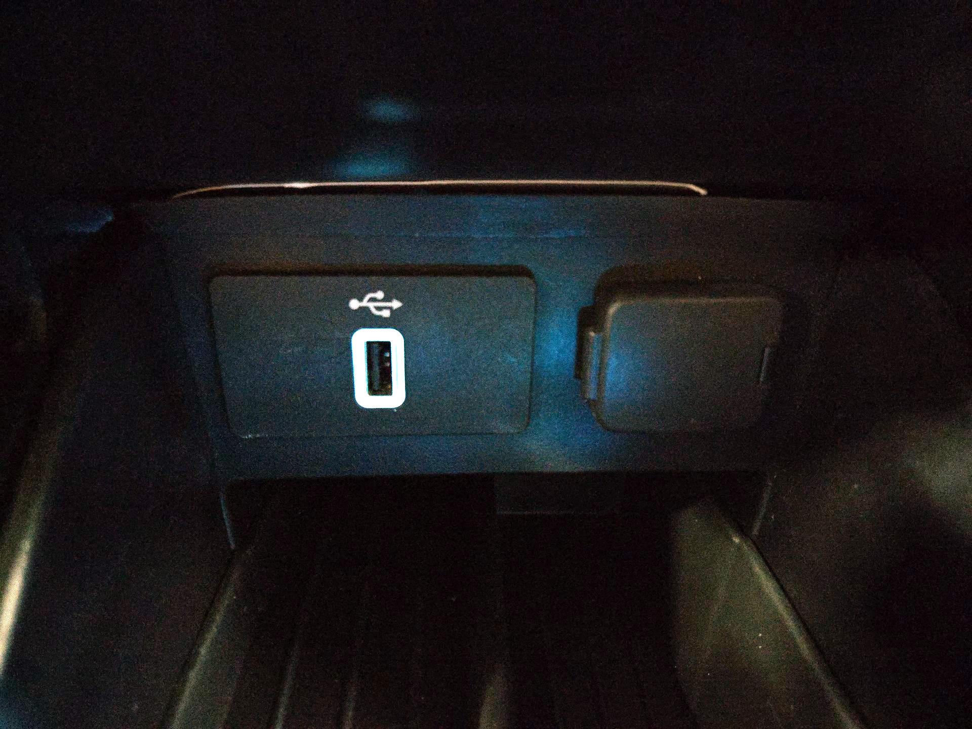 Thumbnail: 2019 Ford Explorer - 19