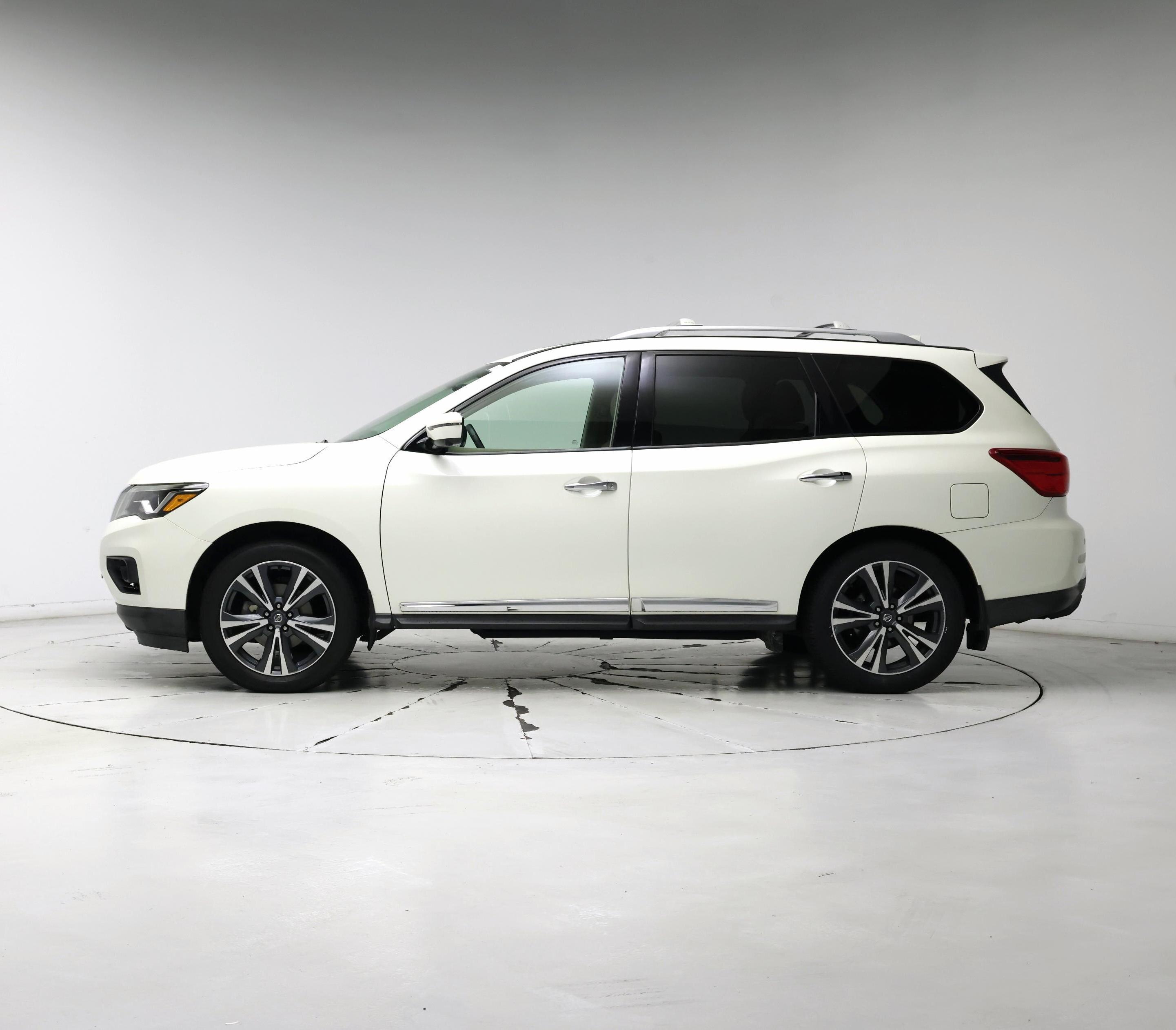 Thumbnail: 2020 Nissan Pathfinder - 3