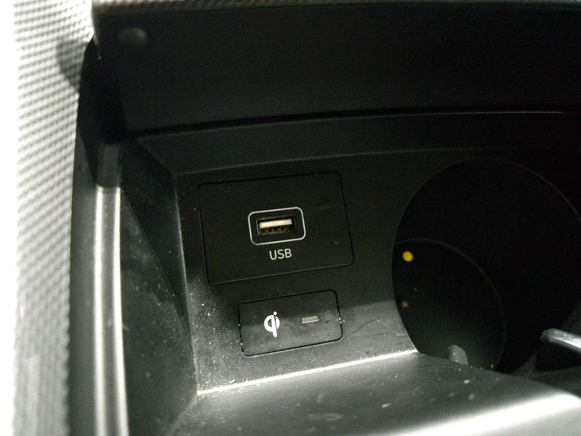 Thumbnail: 2023 Hyundai Santa Fe - 19