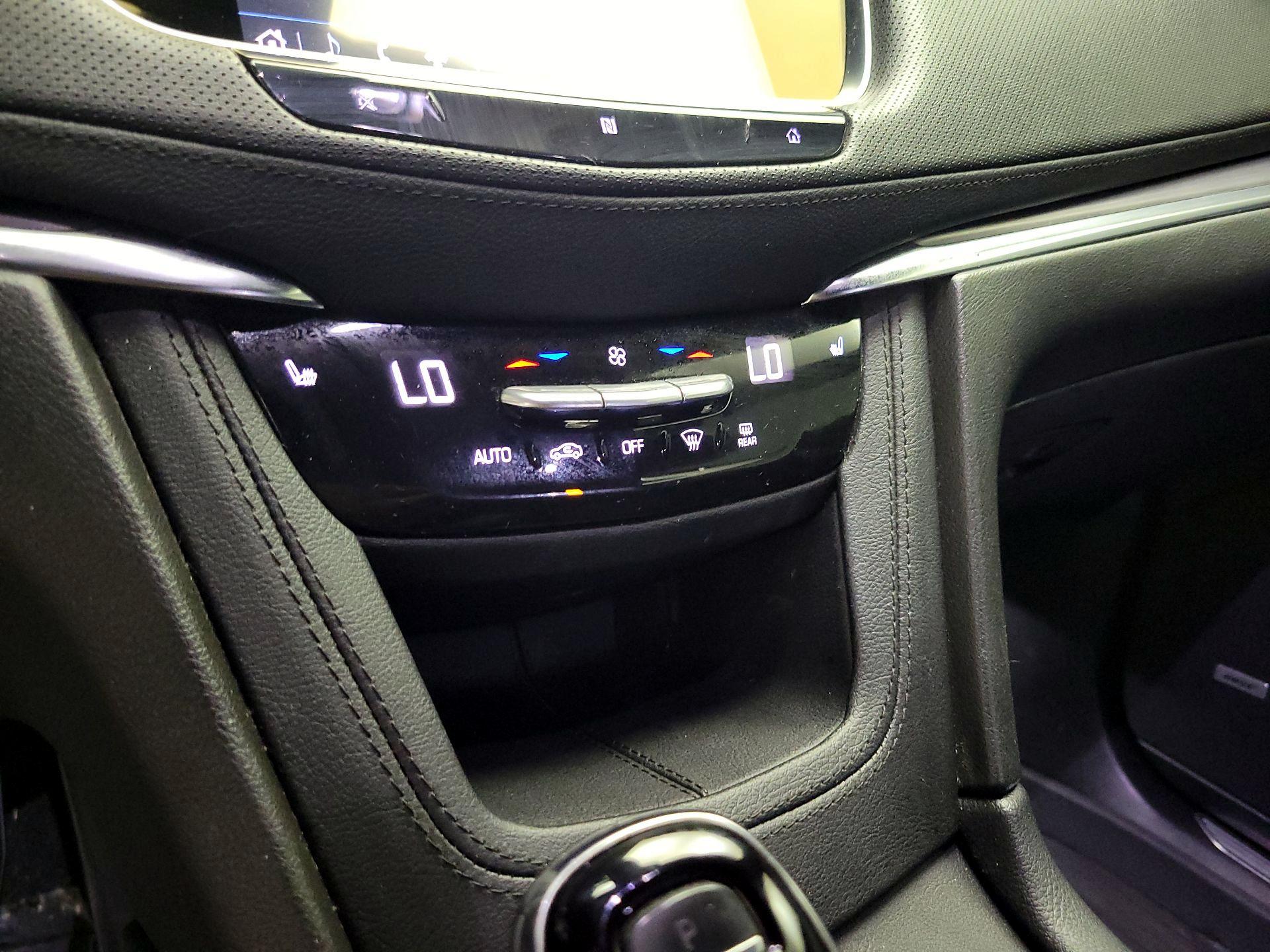 Thumbnail: 2021 Cadillac XT5 - 15