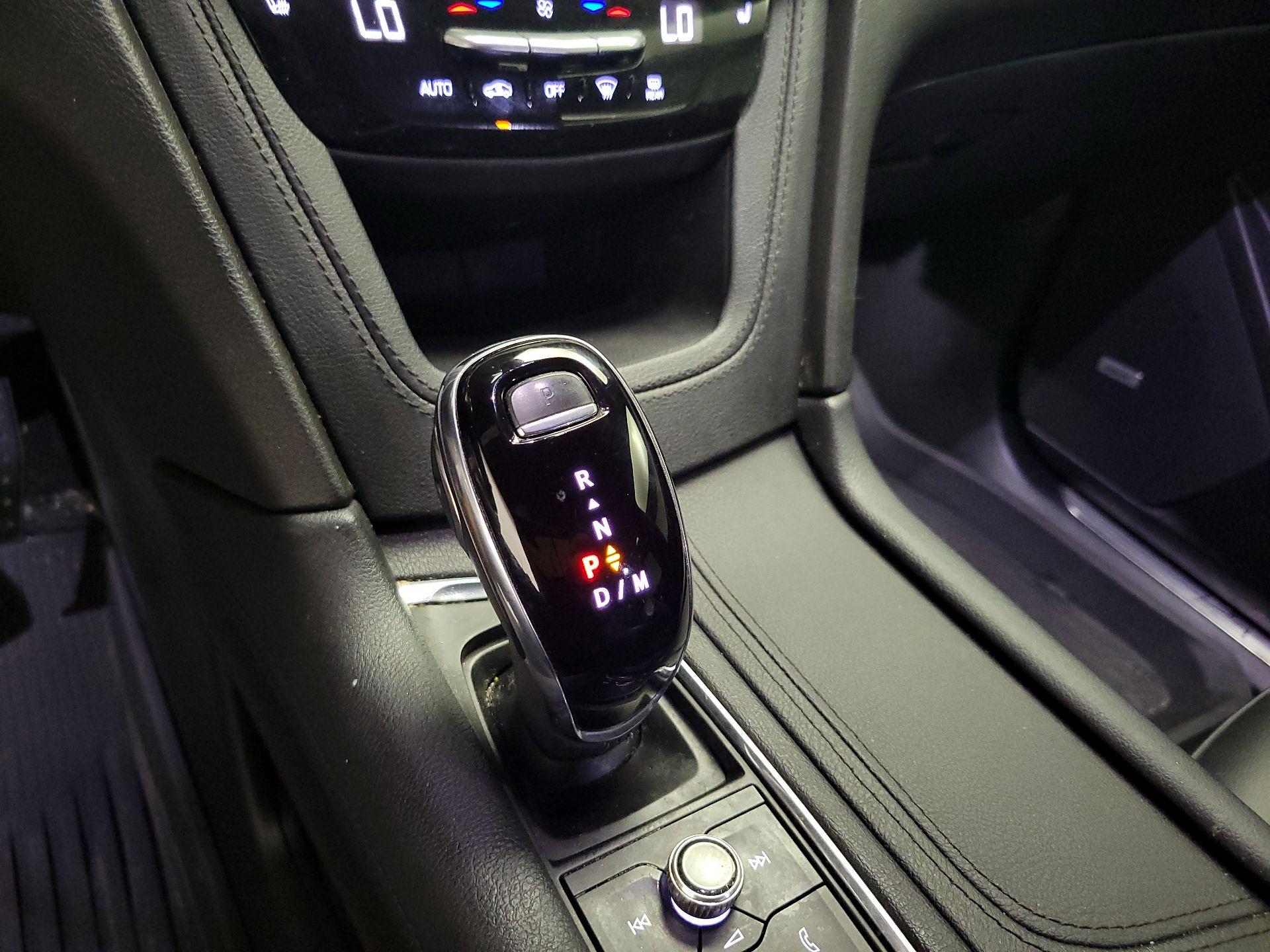 Thumbnail: 2021 Cadillac XT5 - 16
