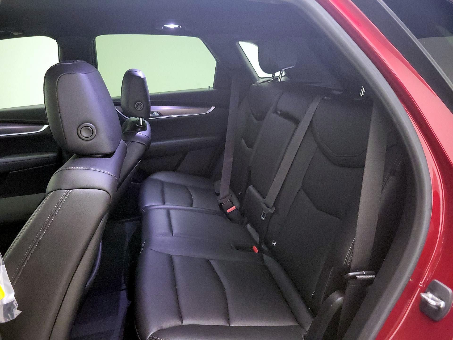 Thumbnail: 2021 Cadillac XT5 - 18