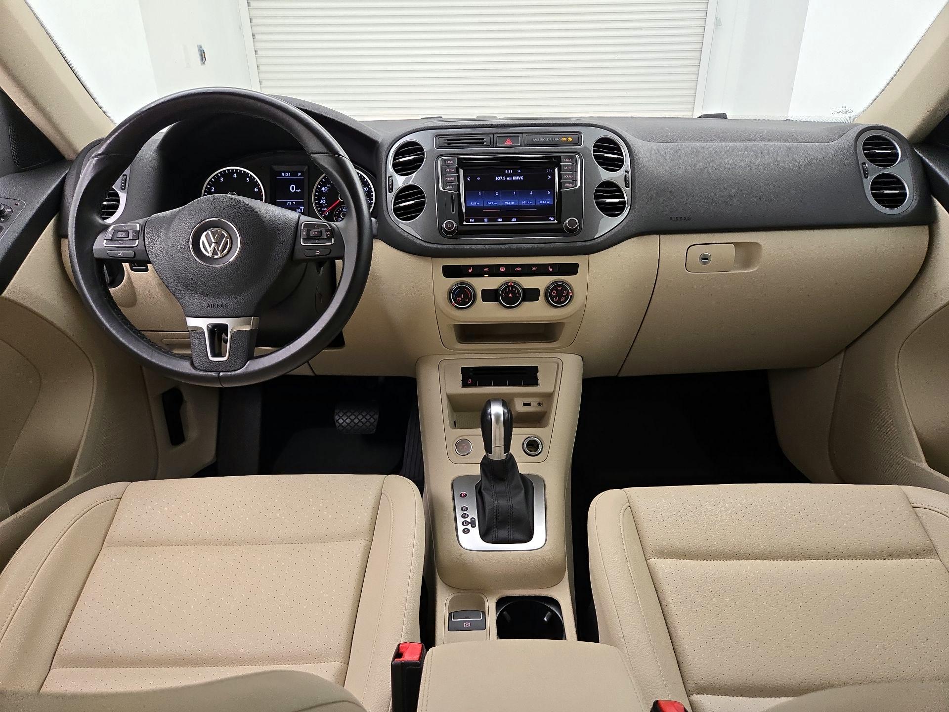 Thumbnail: 2017 Volkswagen Tiguan - 9