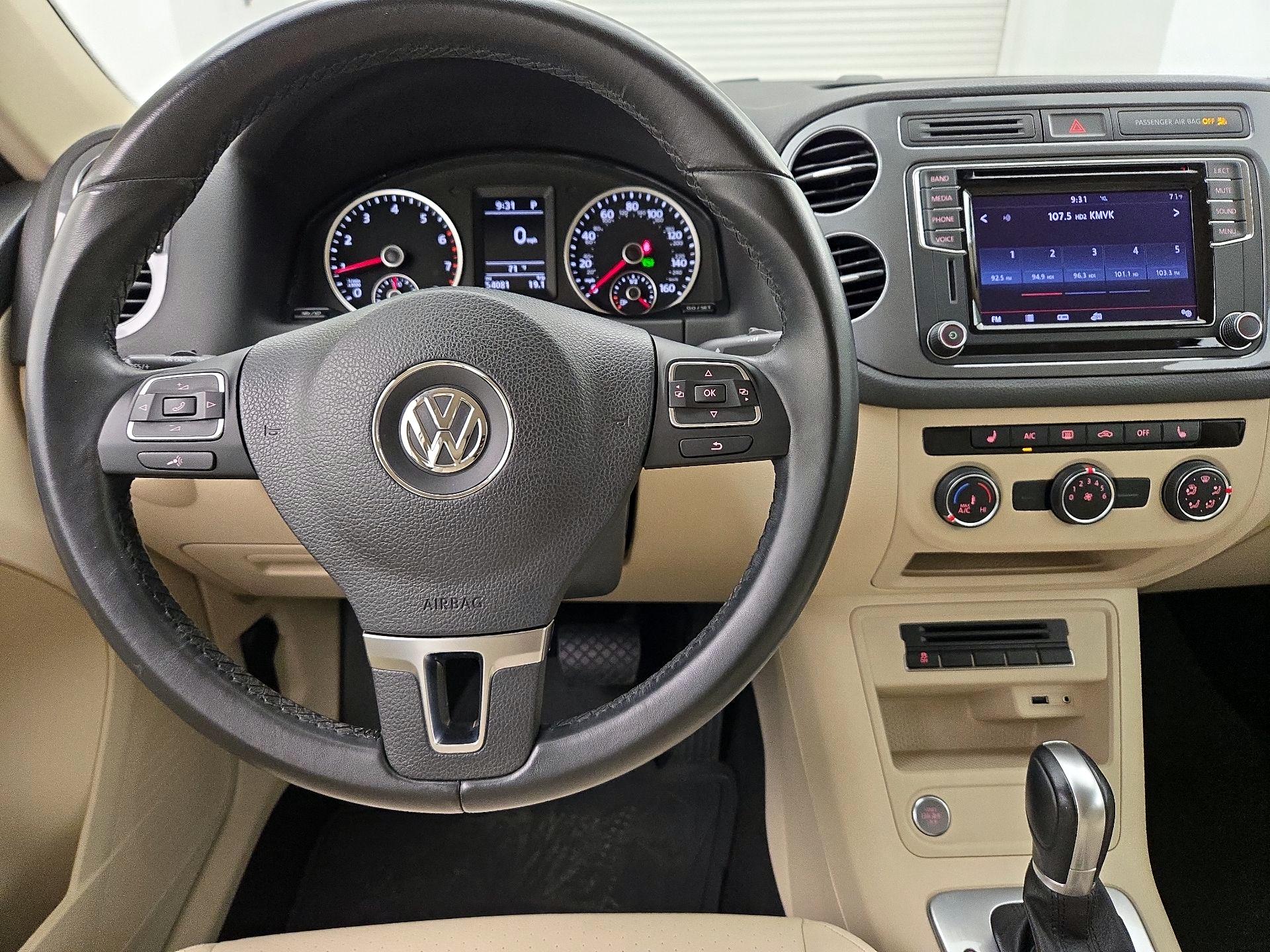 Thumbnail: 2017 Volkswagen Tiguan - 10