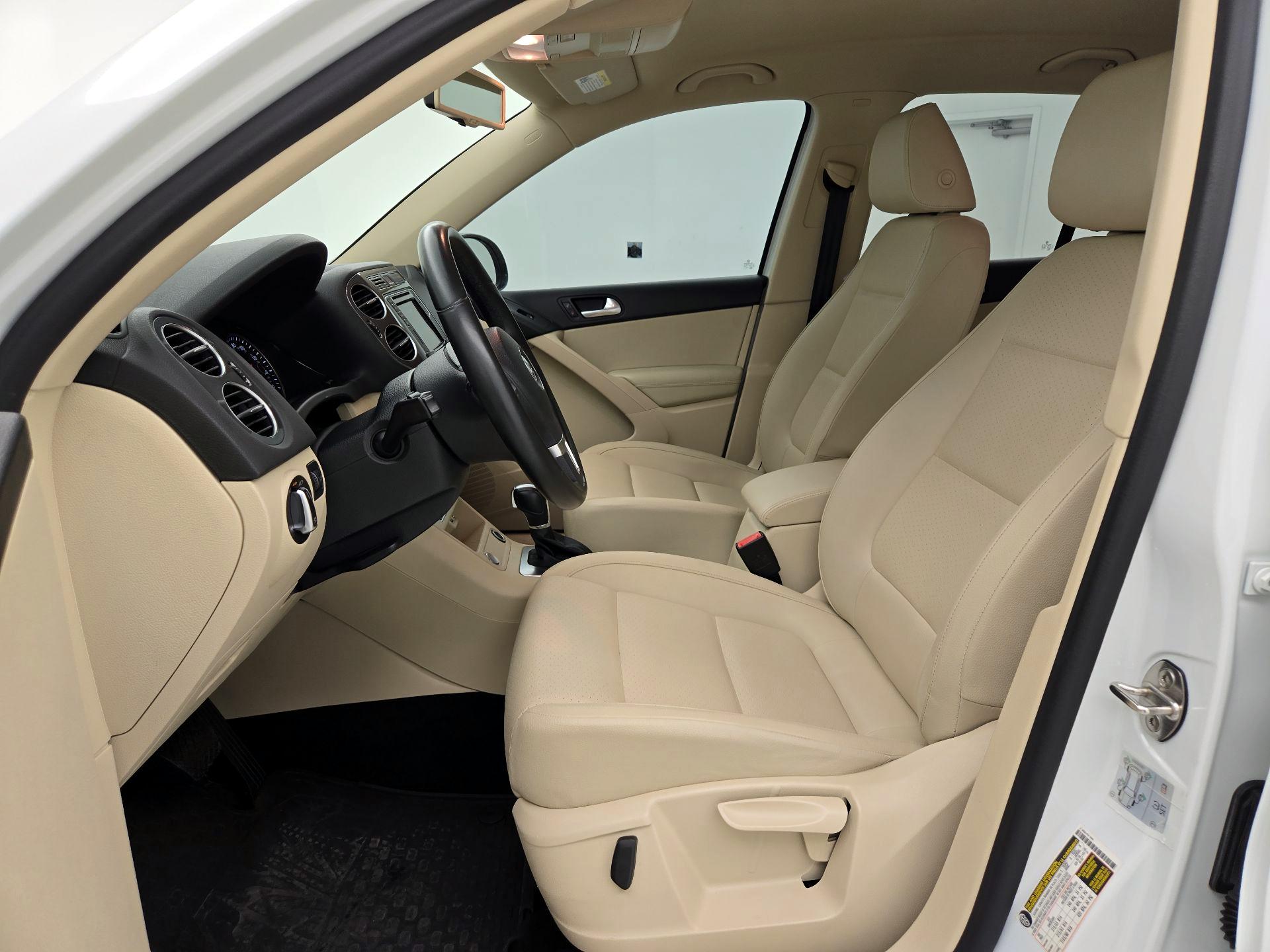 Thumbnail: 2017 Volkswagen Tiguan - 11