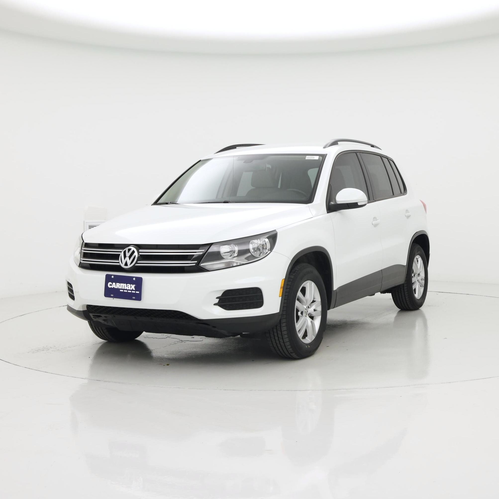 Thumbnail: 2017 Volkswagen Tiguan - 4