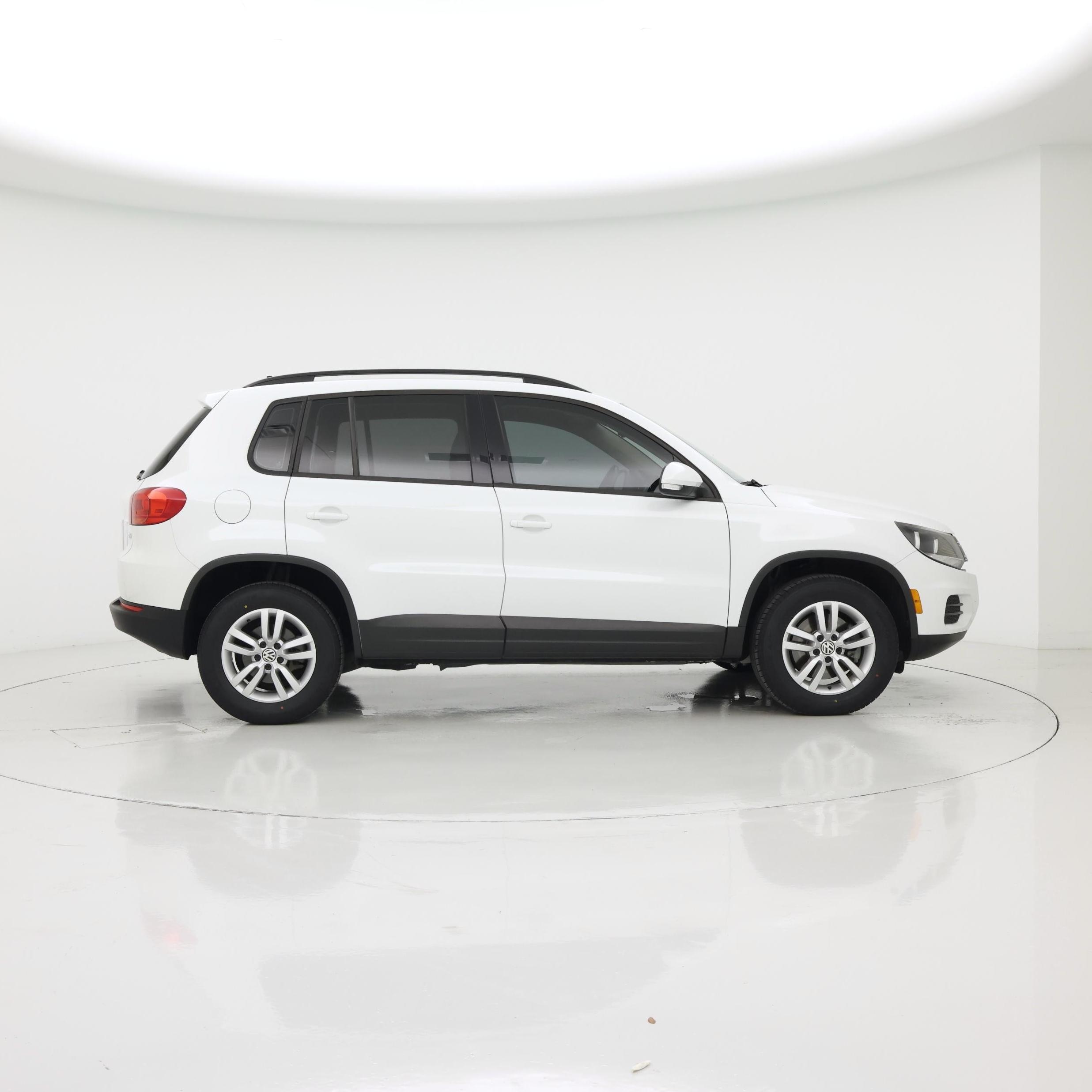 Thumbnail: 2017 Volkswagen Tiguan - 7