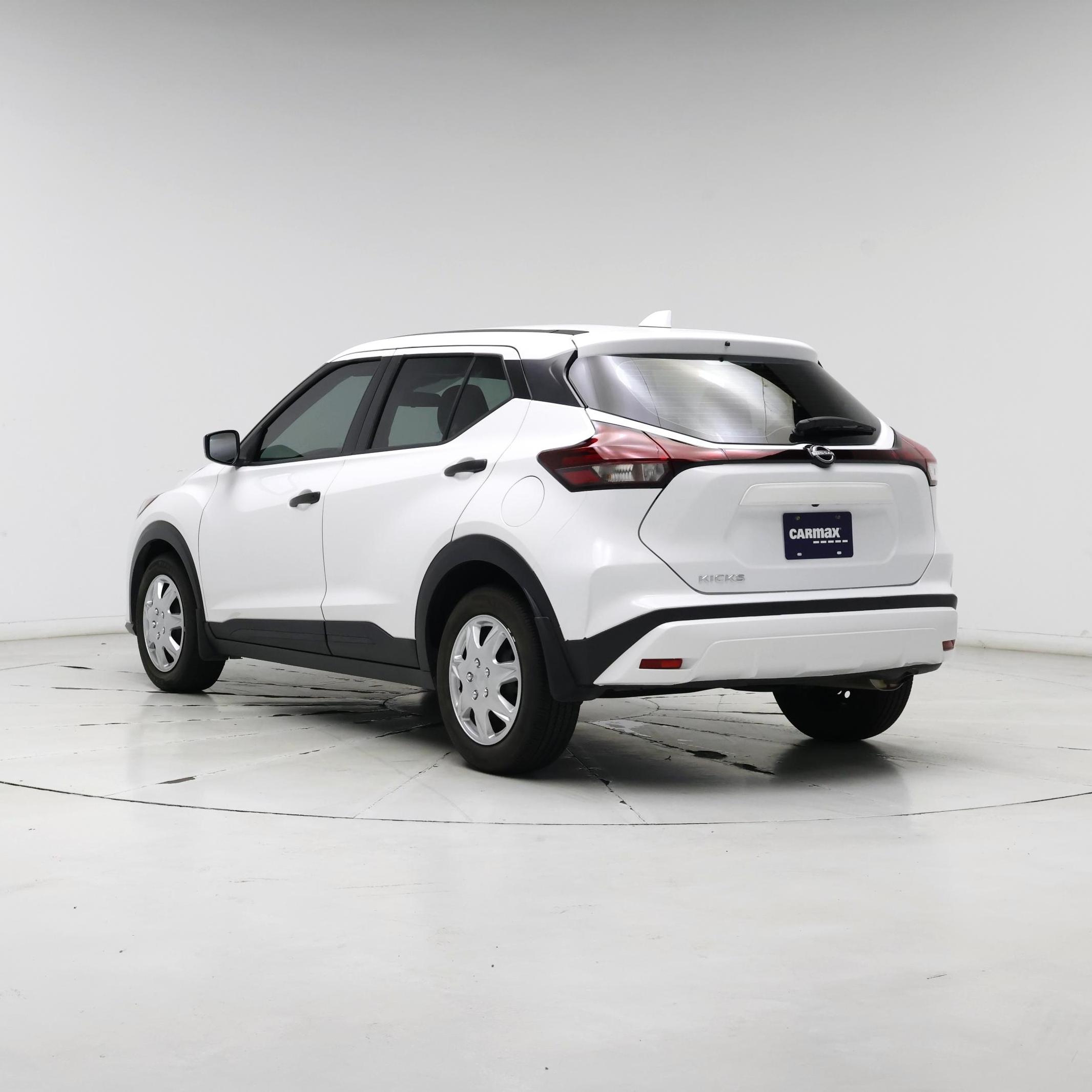 Thumbnail: 2023 Nissan Kicks - 2