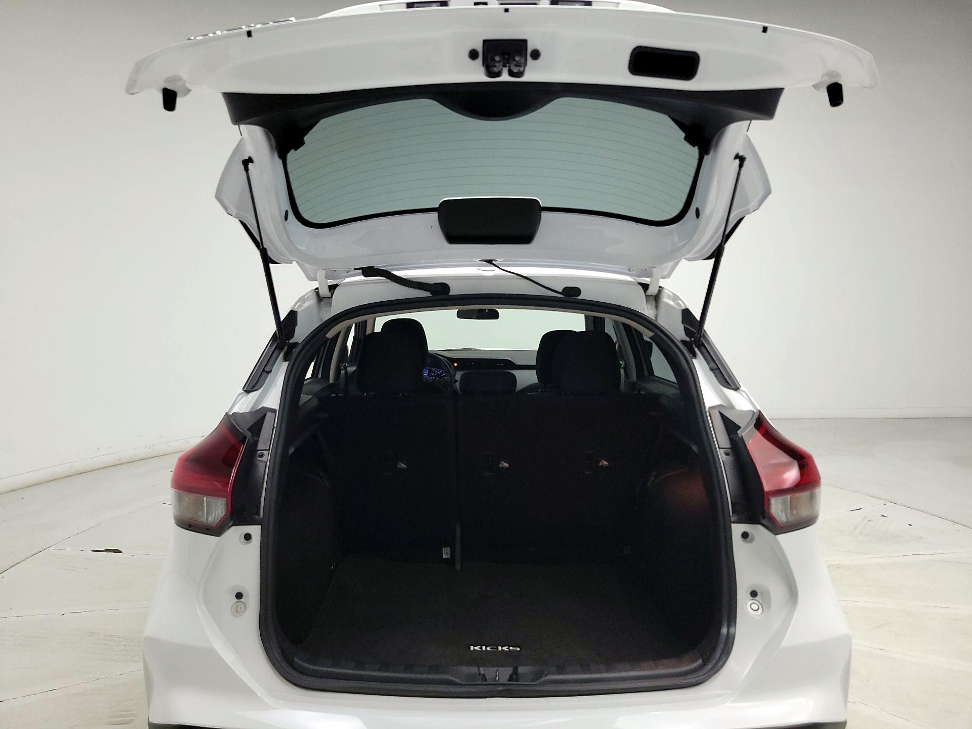 Thumbnail: 2023 Nissan Kicks - 19