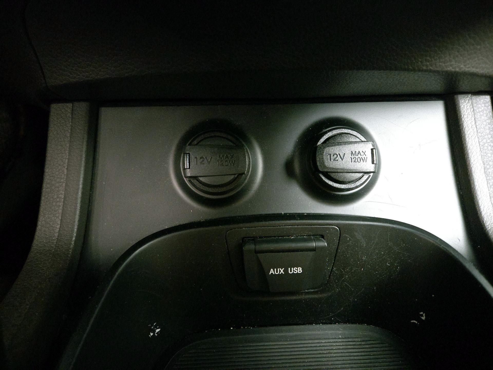 Thumbnail: 2014 Hyundai Santa Fe - 18